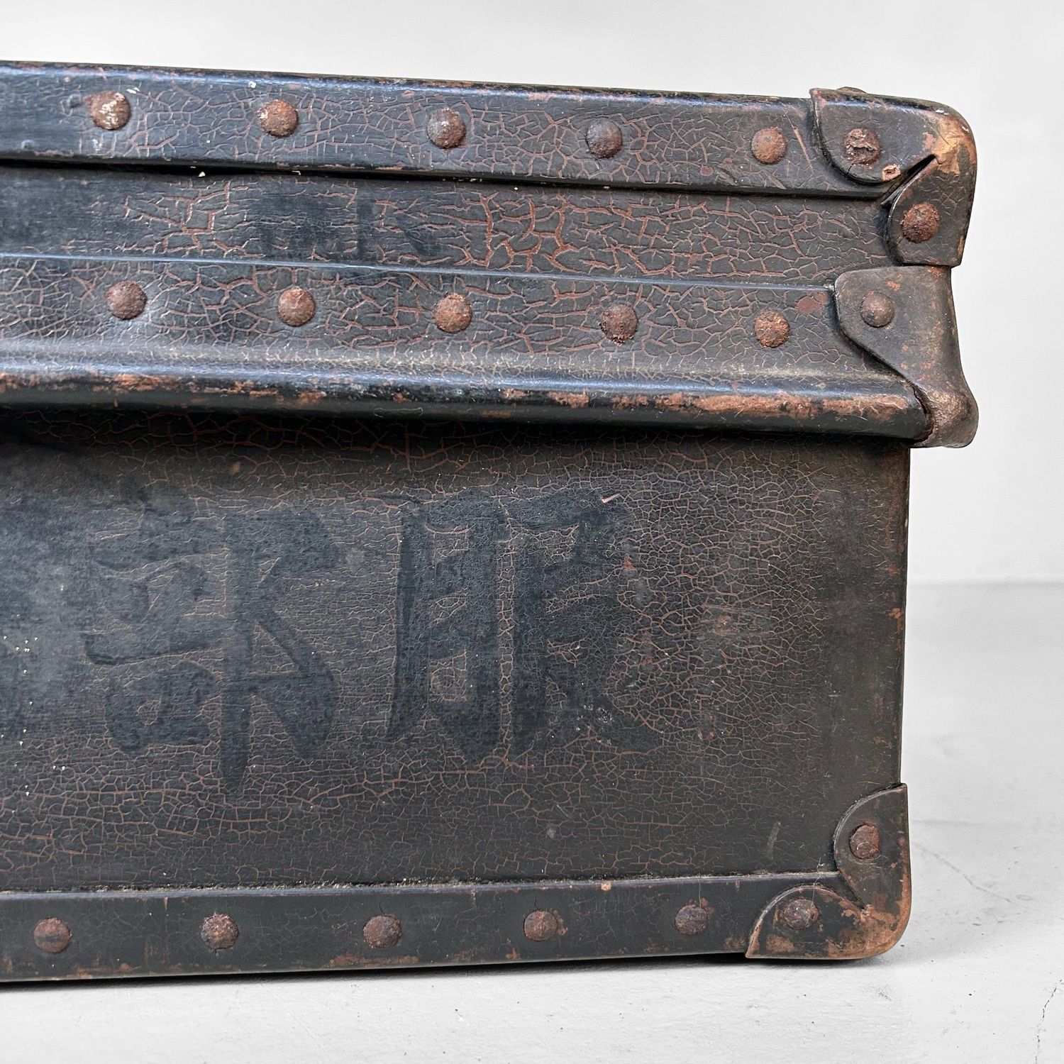 Zeldzame Antieke Opberg Koffer, 'Tsuya Bunko', Meiji periode, Japan. Zeldzame Antieke Opberg Koffer, 'Tsuya Bunko', Meiji periode, Japan.