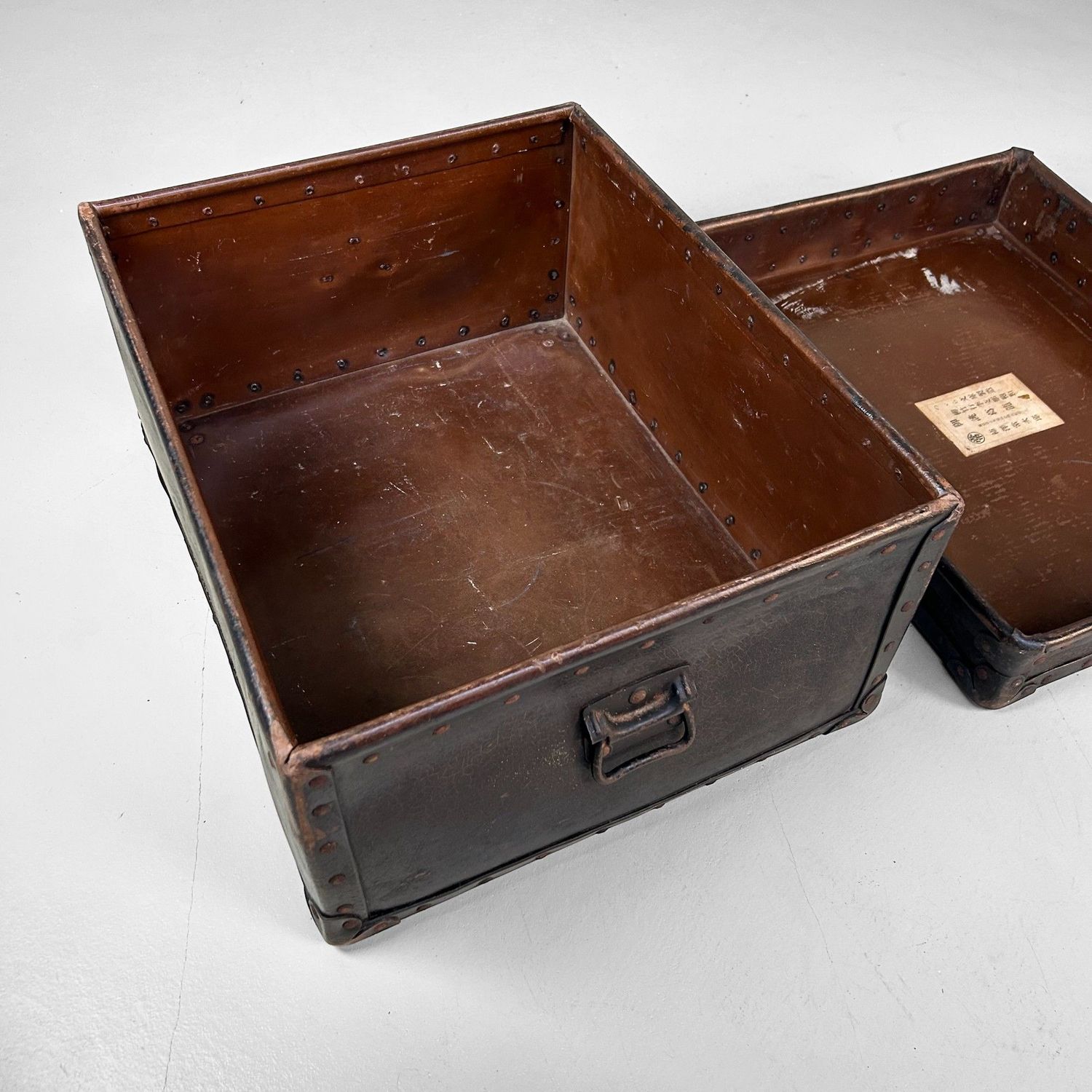 Zeldzame Antieke Opberg Koffer, 'Tsuya Bunko', Meiji periode, Japan. Zeldzame Antieke Opberg Koffer, 'Tsuya Bunko', Meiji periode, Japan.