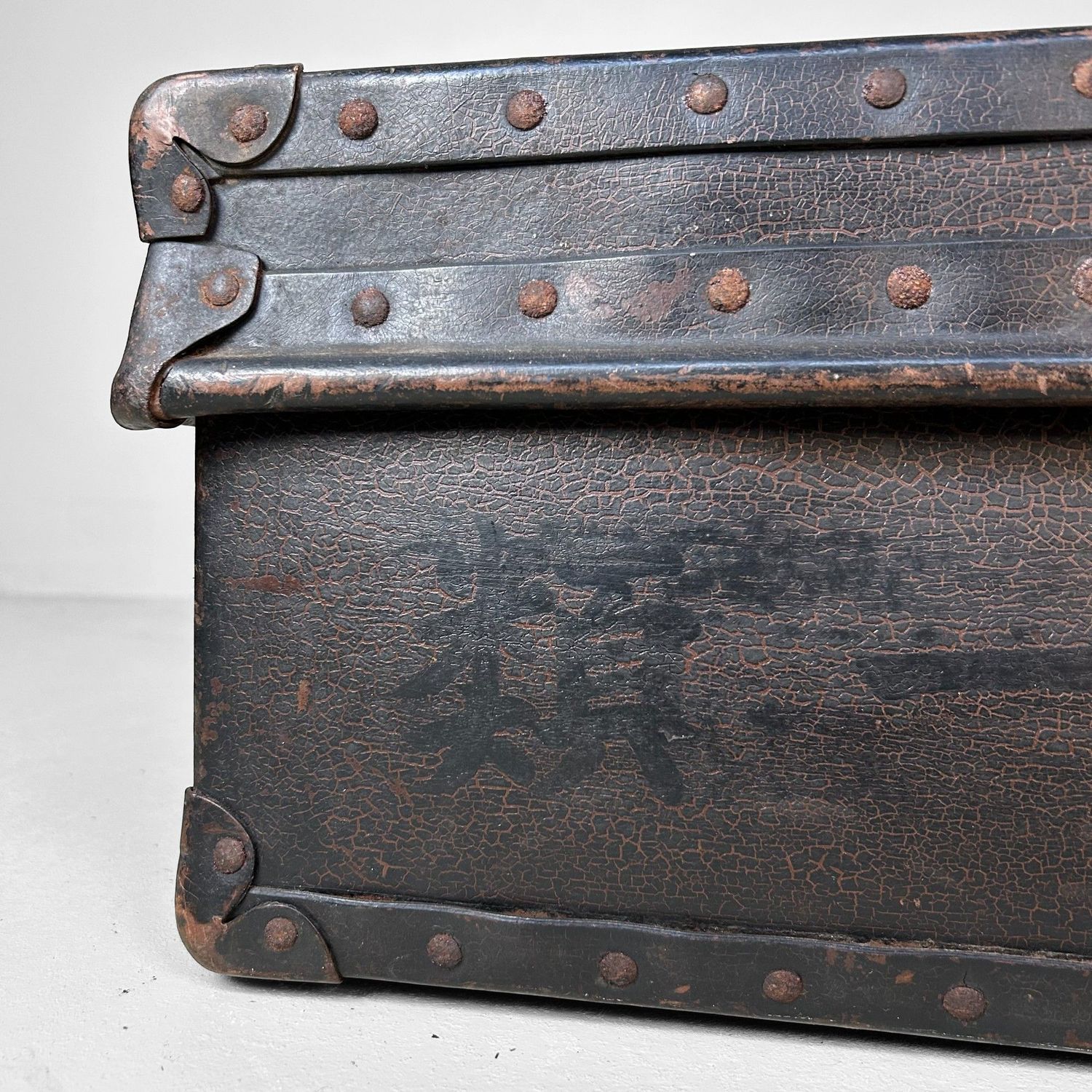 Zeldzame Antieke Opberg Koffer, 'Tsuya Bunko', Meiji periode, Japan. Zeldzame Antieke Opberg Koffer, 'Tsuya Bunko', Meiji periode, Japan.