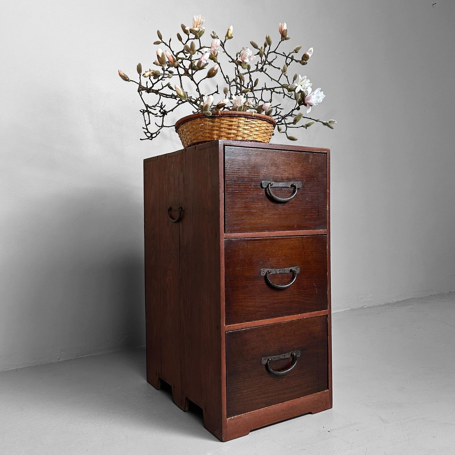 Antieke Japanse Tansu met Lades uit de Meiji-periode.