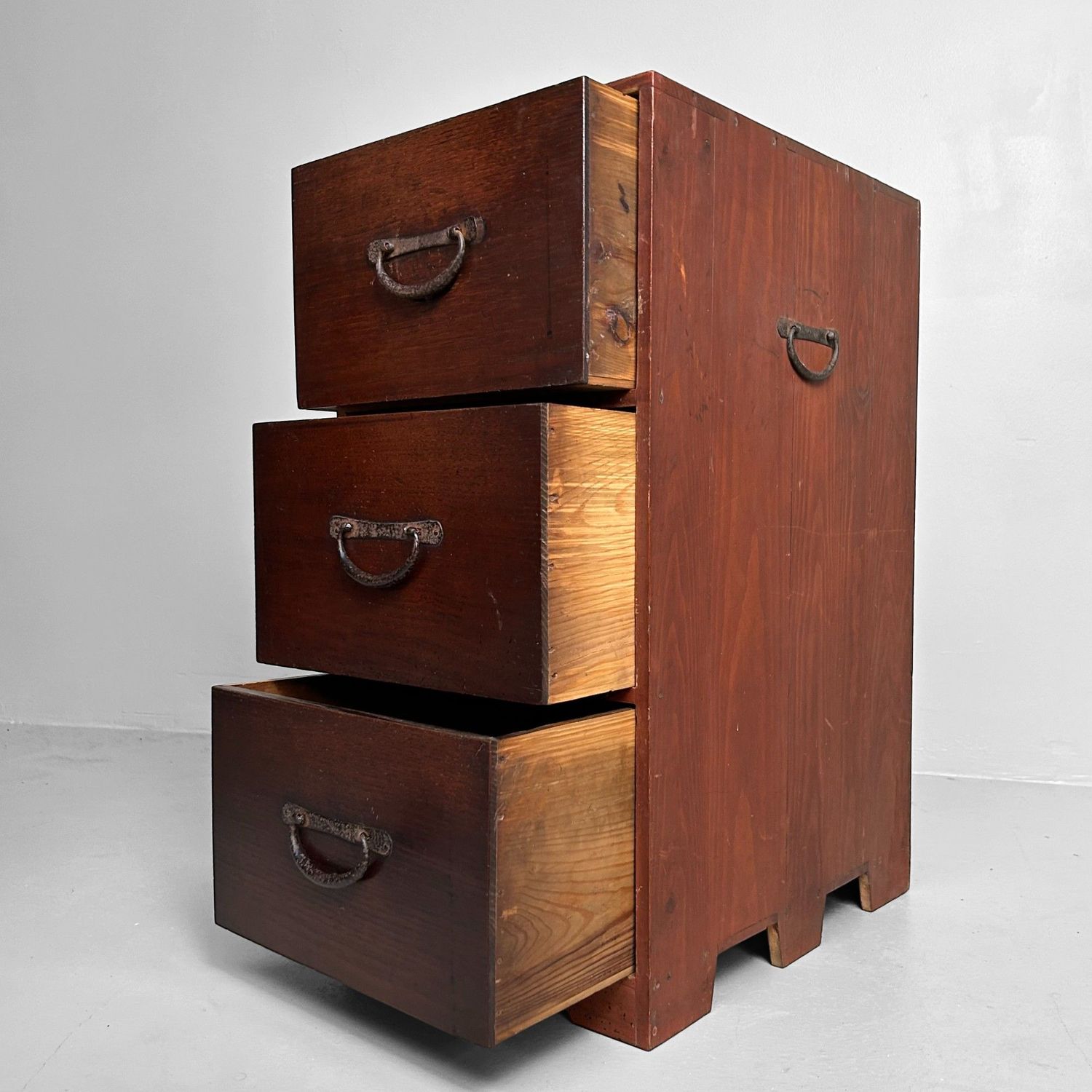 Antieke Japanse Tansu met Lades uit de Meiji-periode.