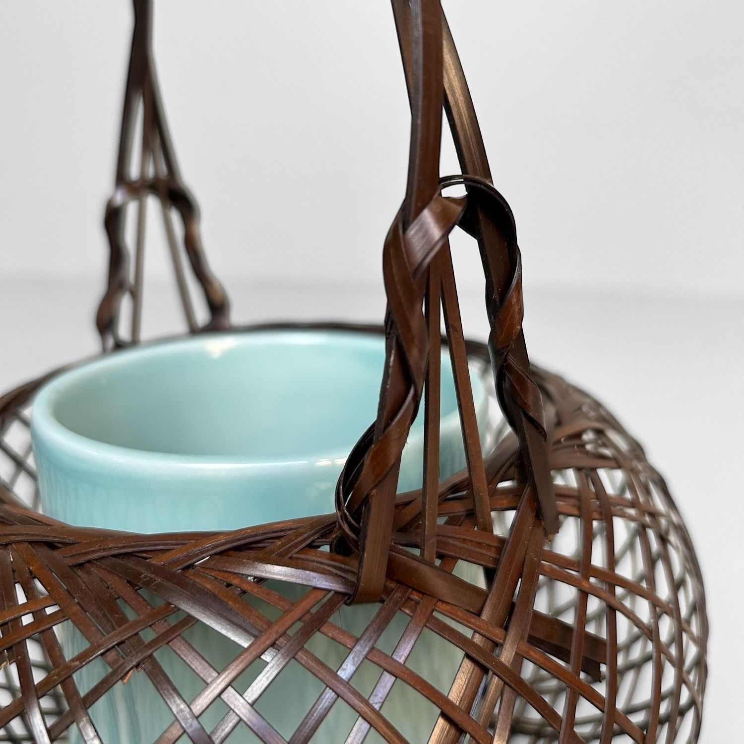 Vintage Hanakago (花籠) , Bamboe Ikebana Mand, jaren '60. Vintage Hanakago (花籠) , Bamboe Ikebana Mand, jaren '60.