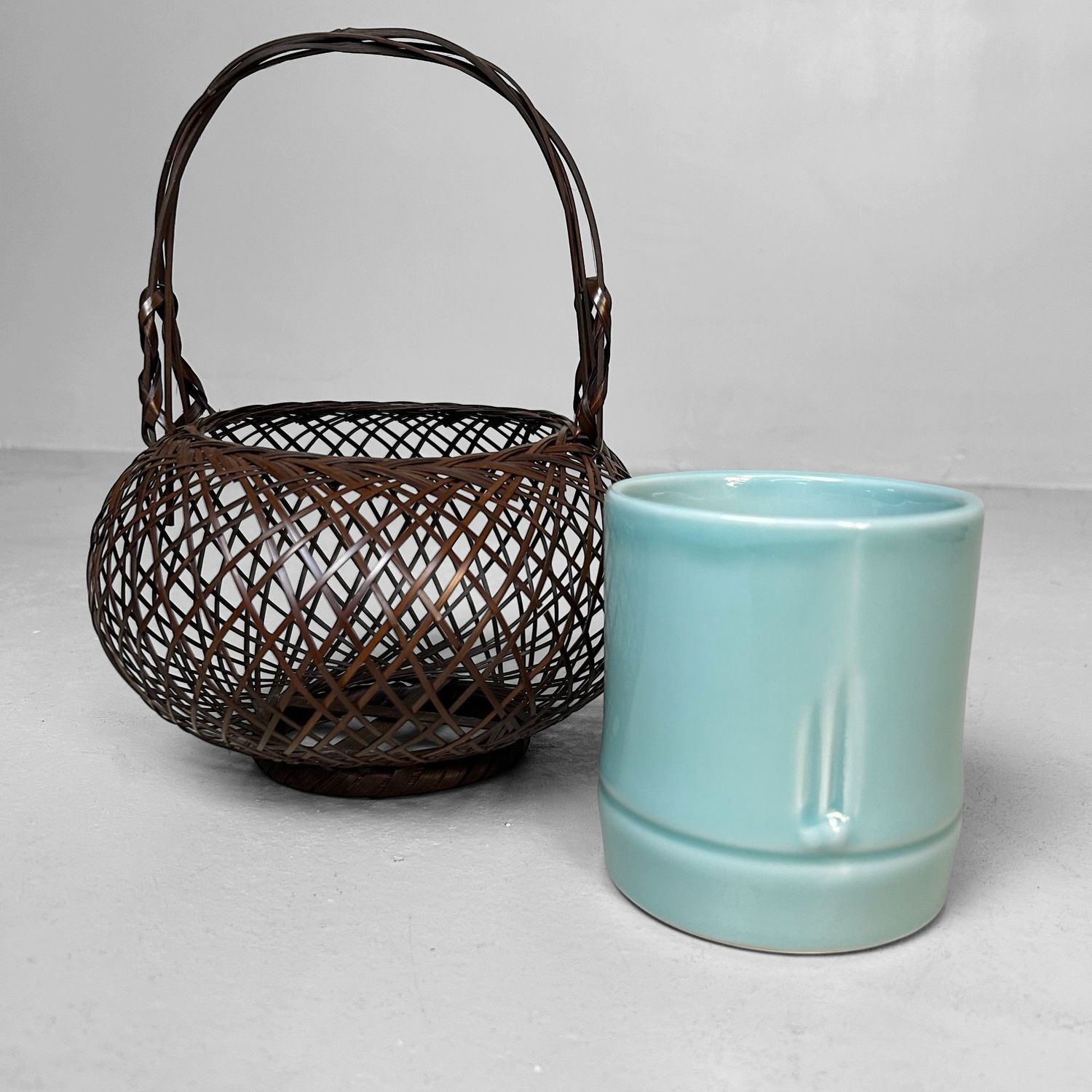 Vintage Hanakago (花籠) , Bamboe Ikebana Mand, jaren '60. Vintage Hanakago (花籠) , Bamboe Ikebana Mand, jaren '60.