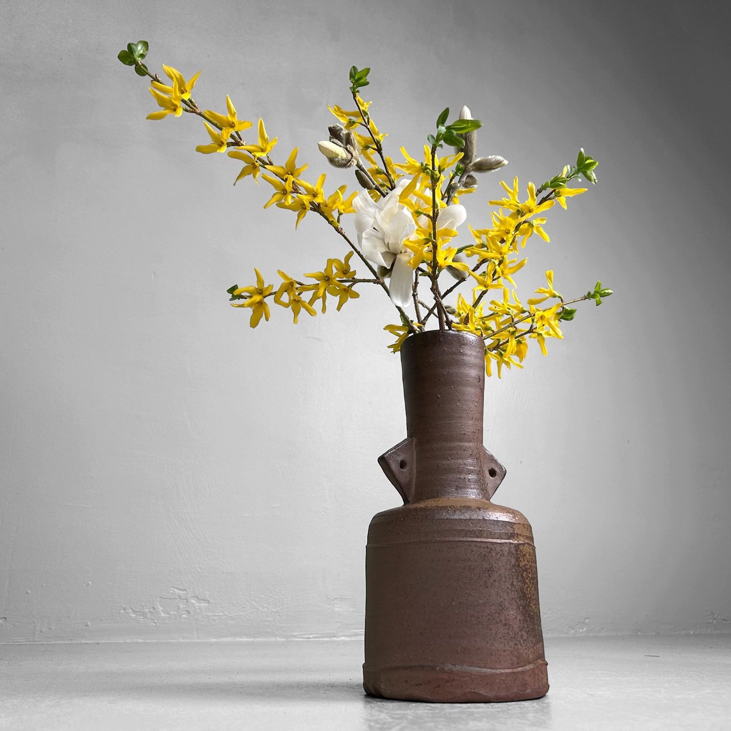 Minimalist Bizen Yaki Ikebana Flower Vase, 1950s, Japan.