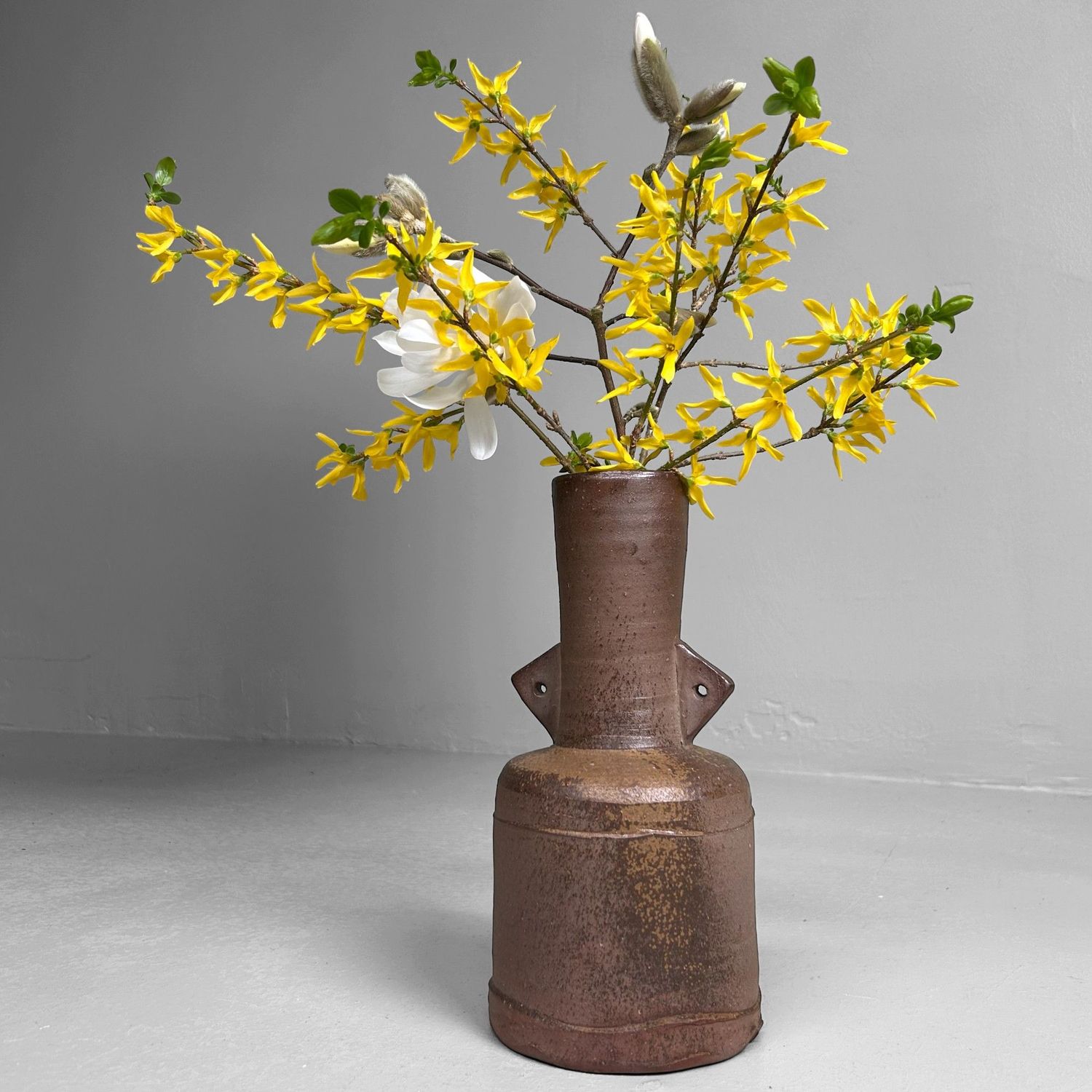 Minimalist Bizen Yaki Ikebana Flower Vase, 1950s, Japan.