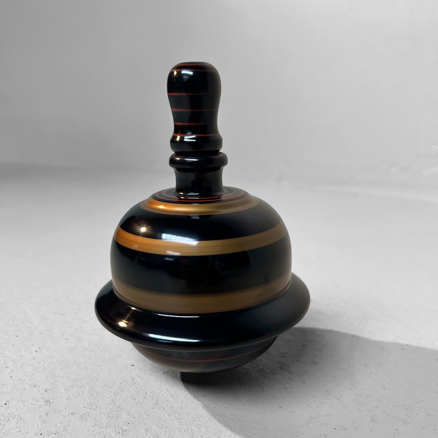 ​Japanse Houten Narikoma Tol – "Singing Spinning Top", jaren '70.