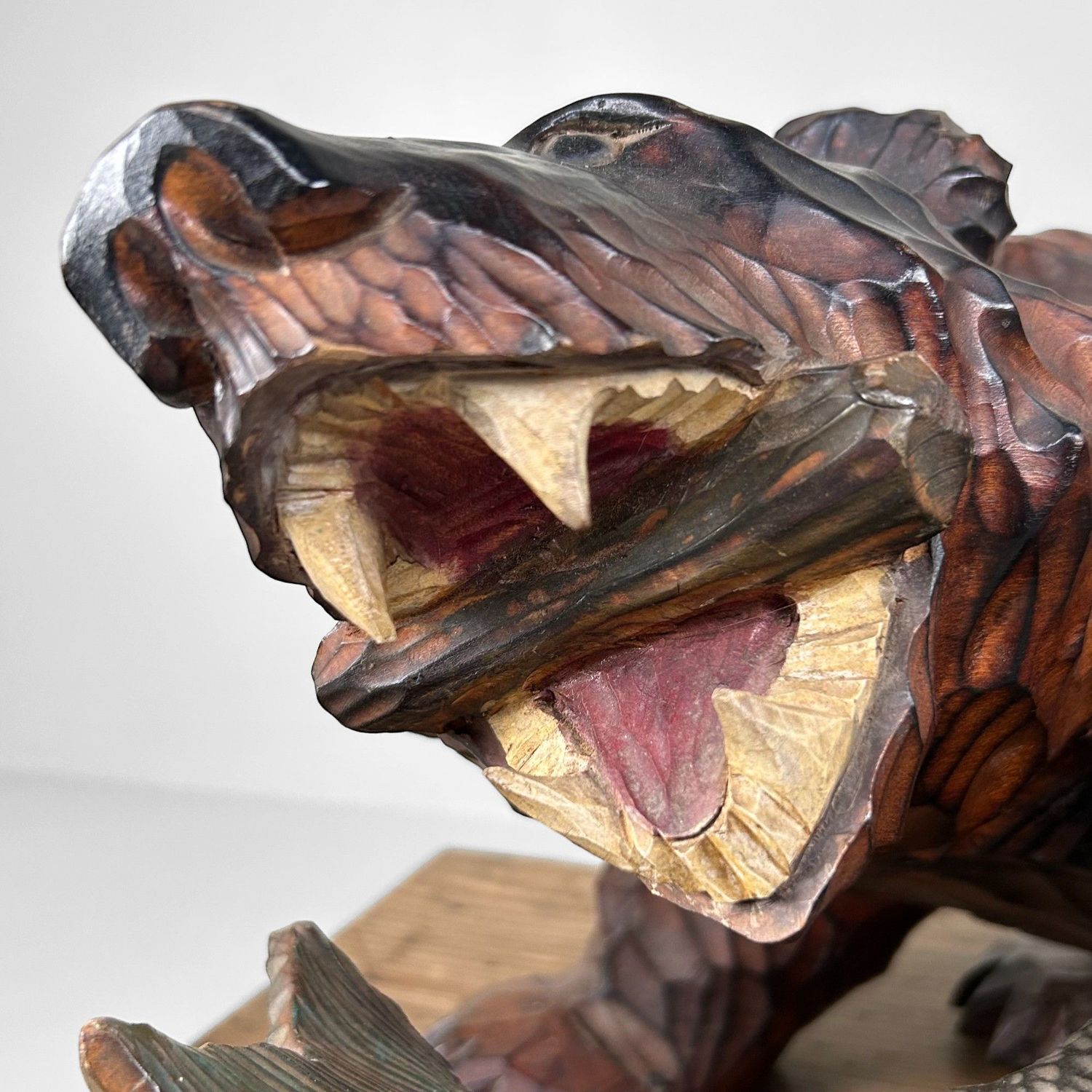 Handgesneden Houten Beer, Uniek Ainu Houtsnijwerk, jaren '50, Japan.