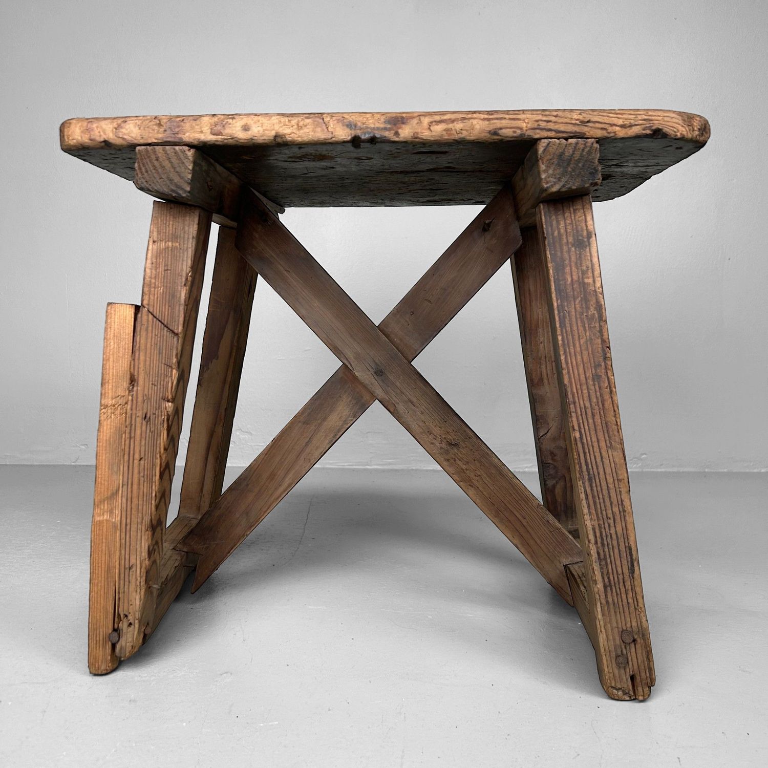 Minimalist Wooden Stool, 1920s, Japanese Mingei Style.