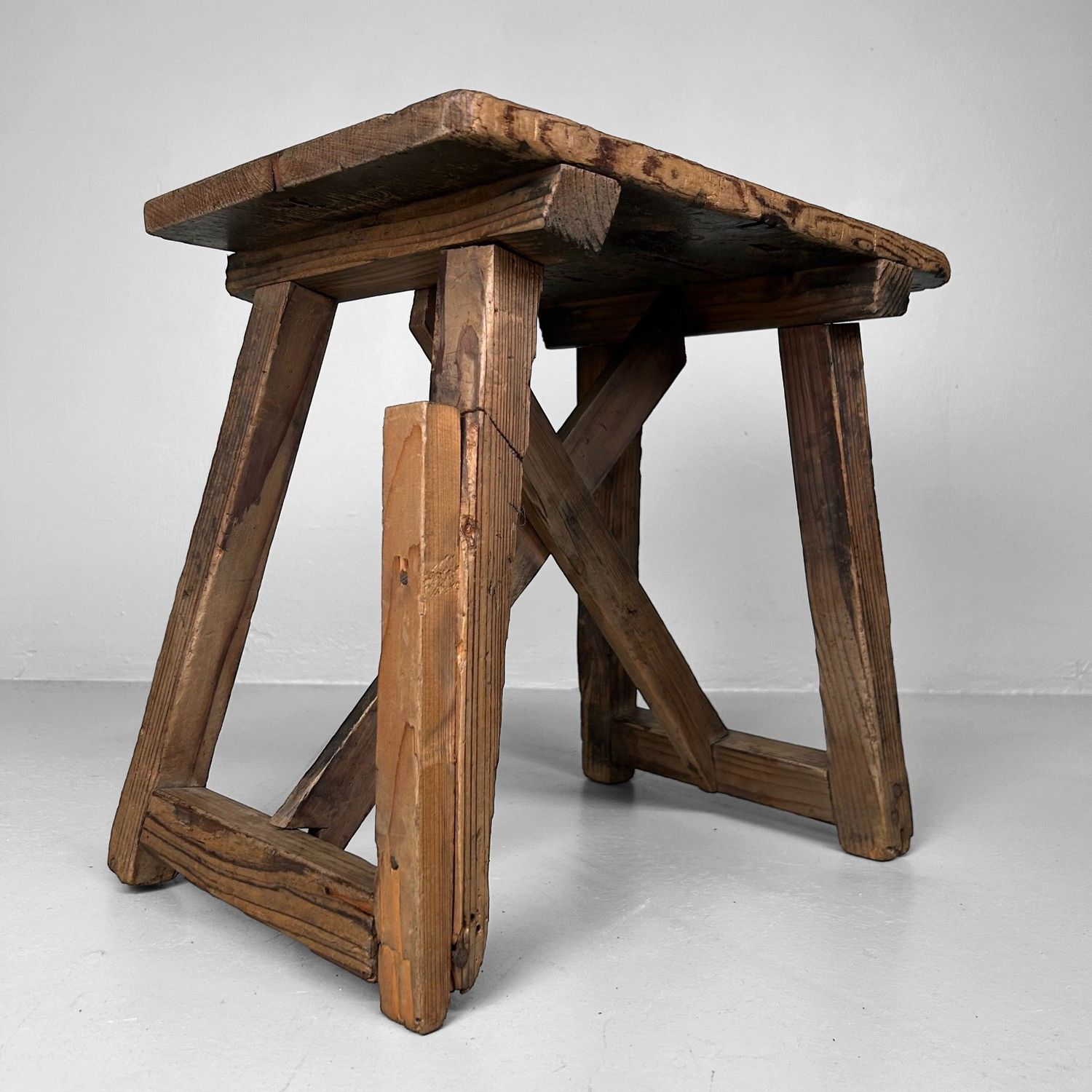 Minimalist Wooden Stool, 1920s, Japanese Mingei Style.