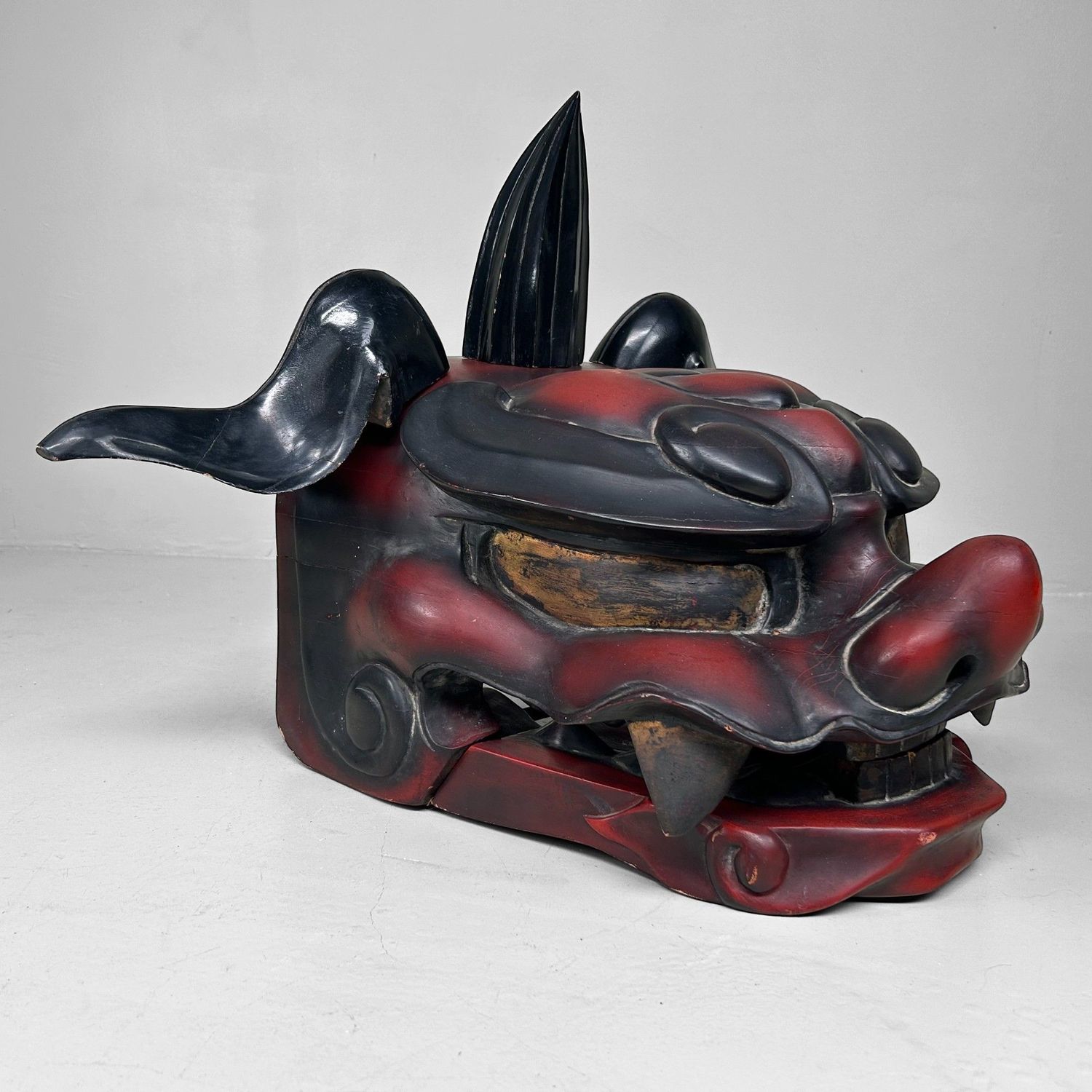 Antiek Houten Japans Shishi-masker, Meiji-periode, ca. 1890.