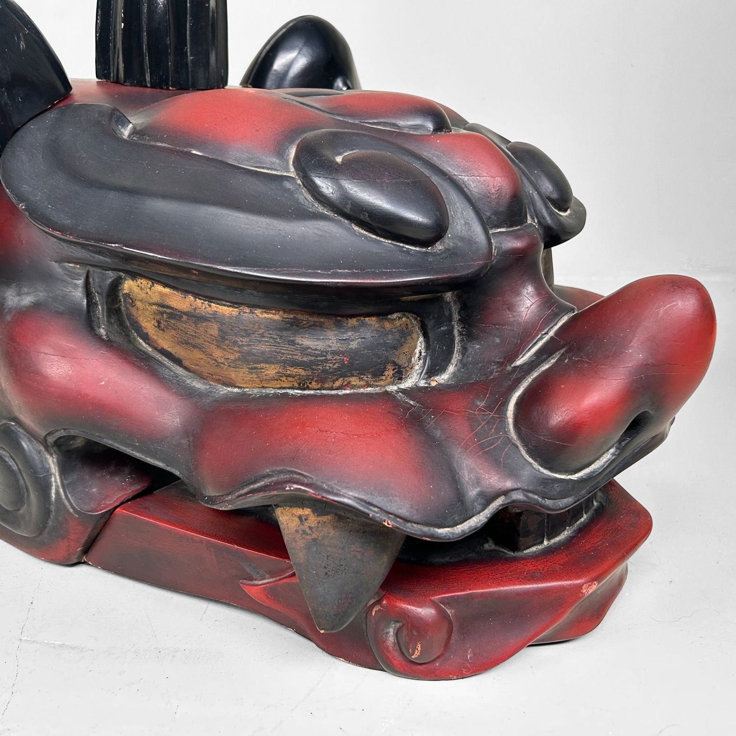 Antiek Houten Japans Shishi-masker, Meiji-periode, ca. 1890.