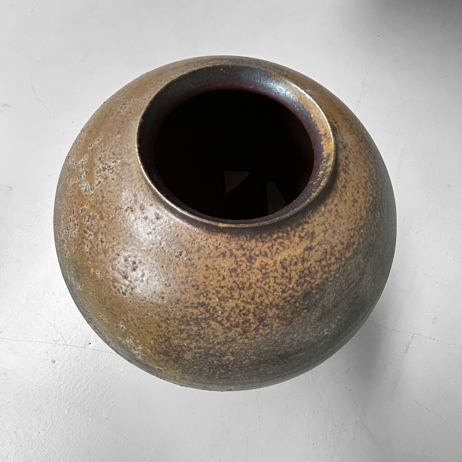 Bizen Ikebana Vaas door Izumi Motoyama, jaren '70. Bizen Ikebana Vaas door Izumi Motoyama, jaren '70.
