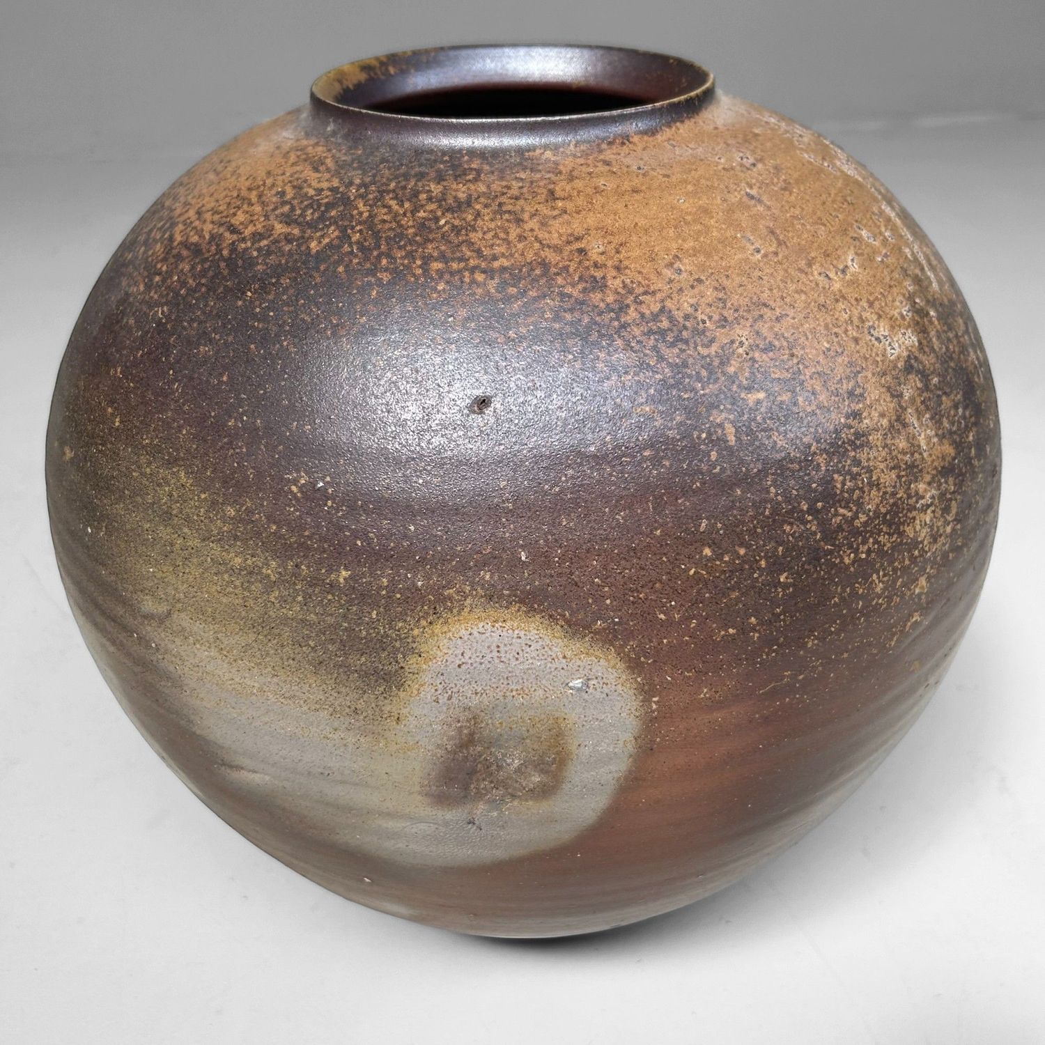 Bizen Ikebana Vase by Izumi Motoyama, 1970s.