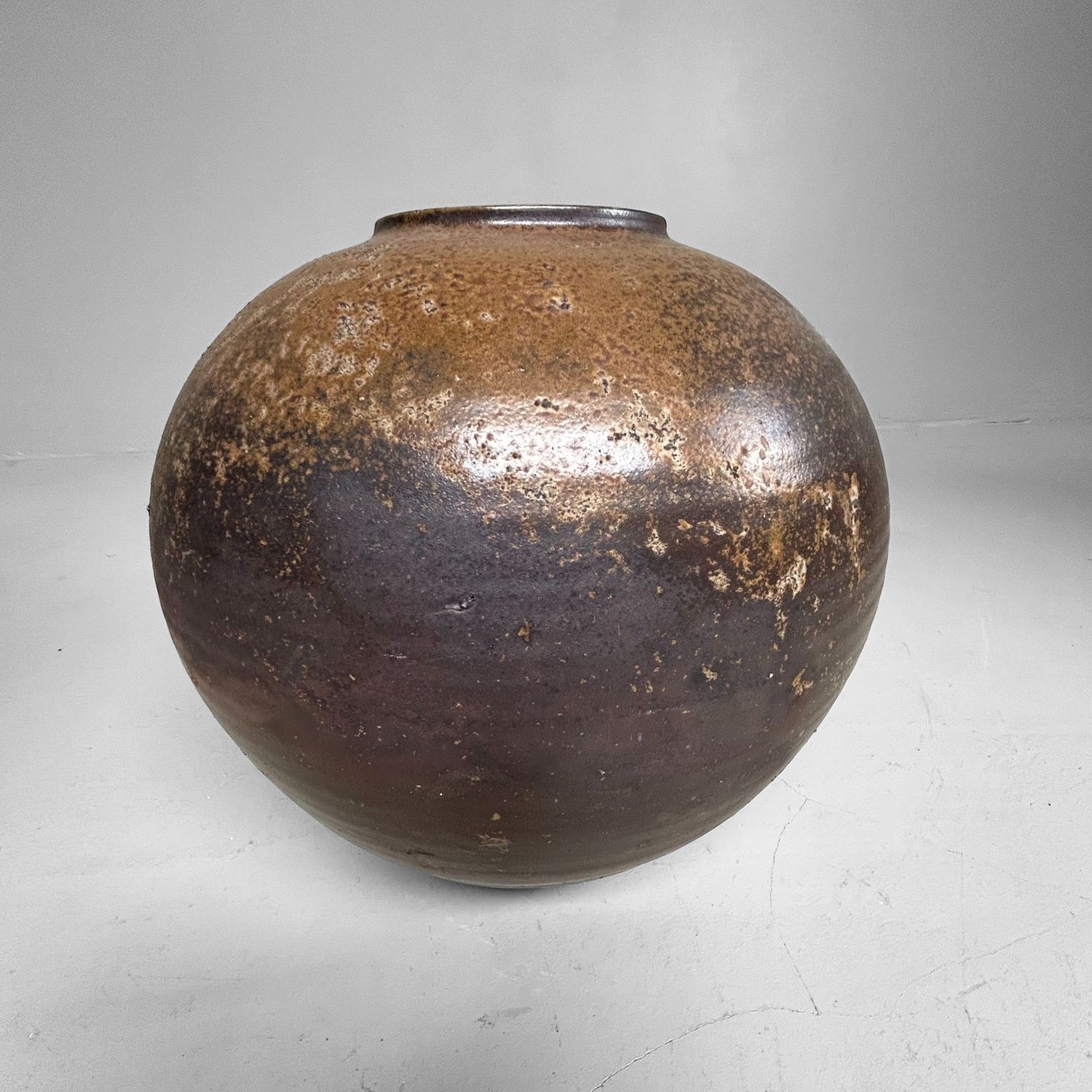 Bizen Ikebana Vaas door Izumi Motoyama, jaren '70. Bizen Ikebana Vaas door Izumi Motoyama, jaren '70.