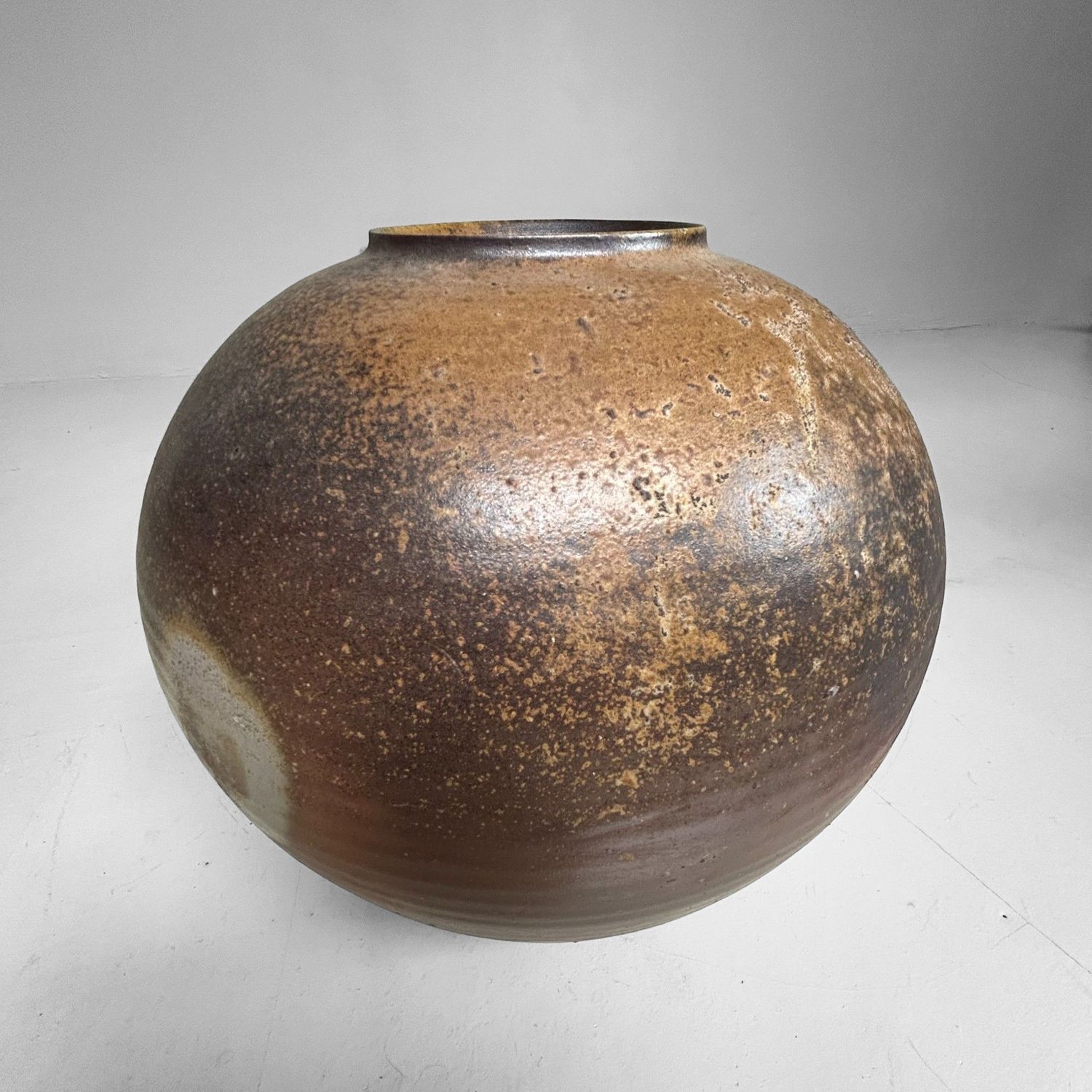 Bizen Ikebana Vaas door Izumi Motoyama, jaren '70. Bizen Ikebana Vaas door Izumi Motoyama, jaren '70.