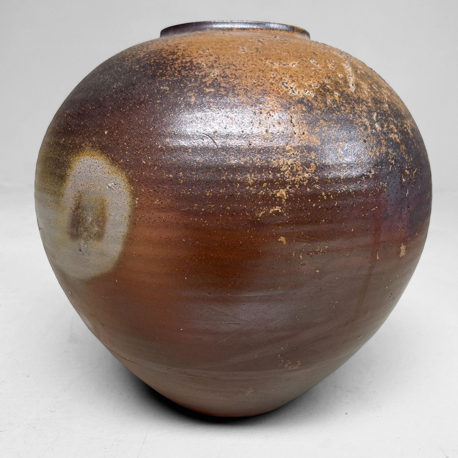 Bizen Ikebana Vaas door Izumi Motoyama, jaren '70. Bizen Ikebana Vaas door Izumi Motoyama, jaren '70.