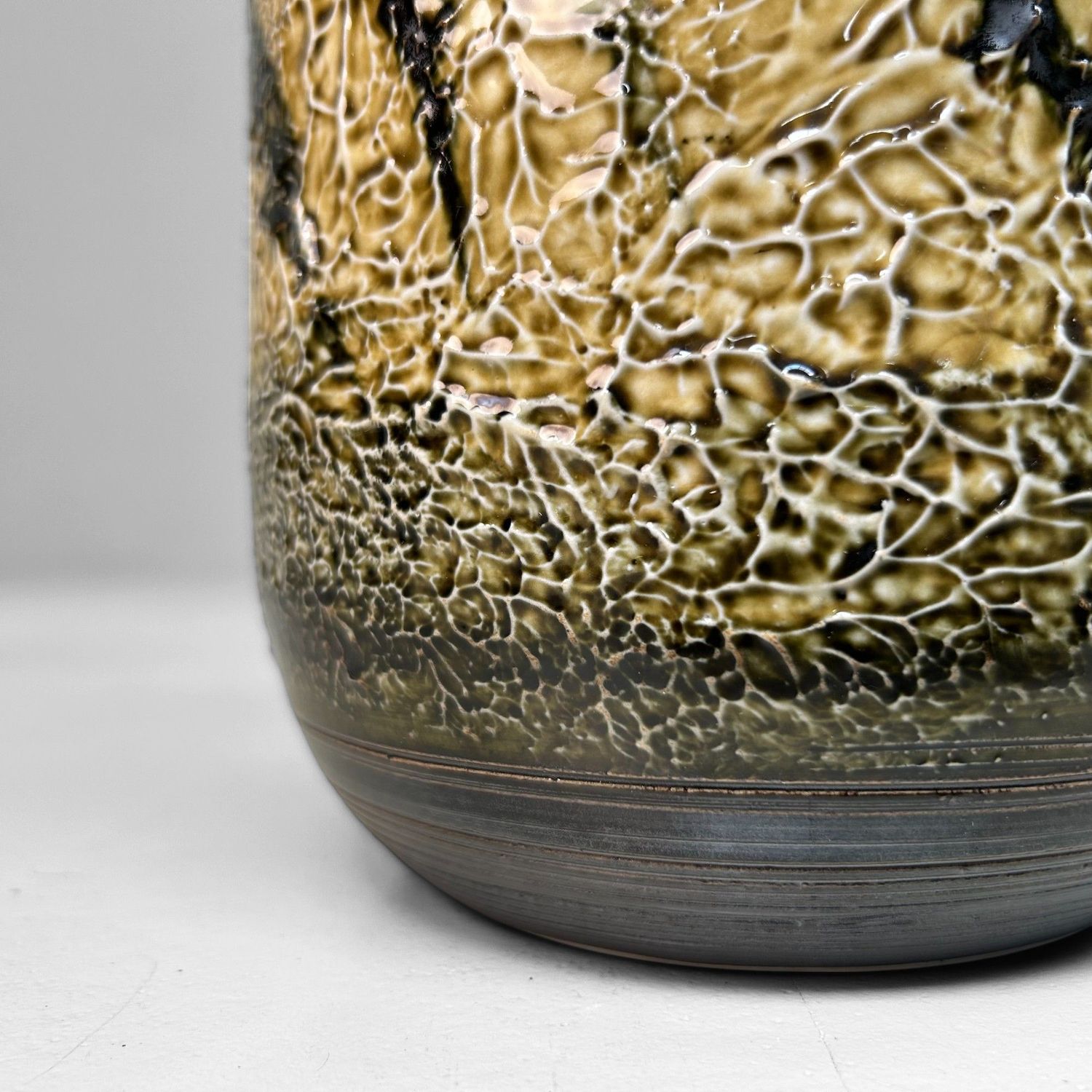 Midcentury Ikebana Vaas – Kusaba Masato, Arita Porselein, Japan. Midcentury Ikebana Vaas – Kusaba Masato, Arita Porselein, Japan.