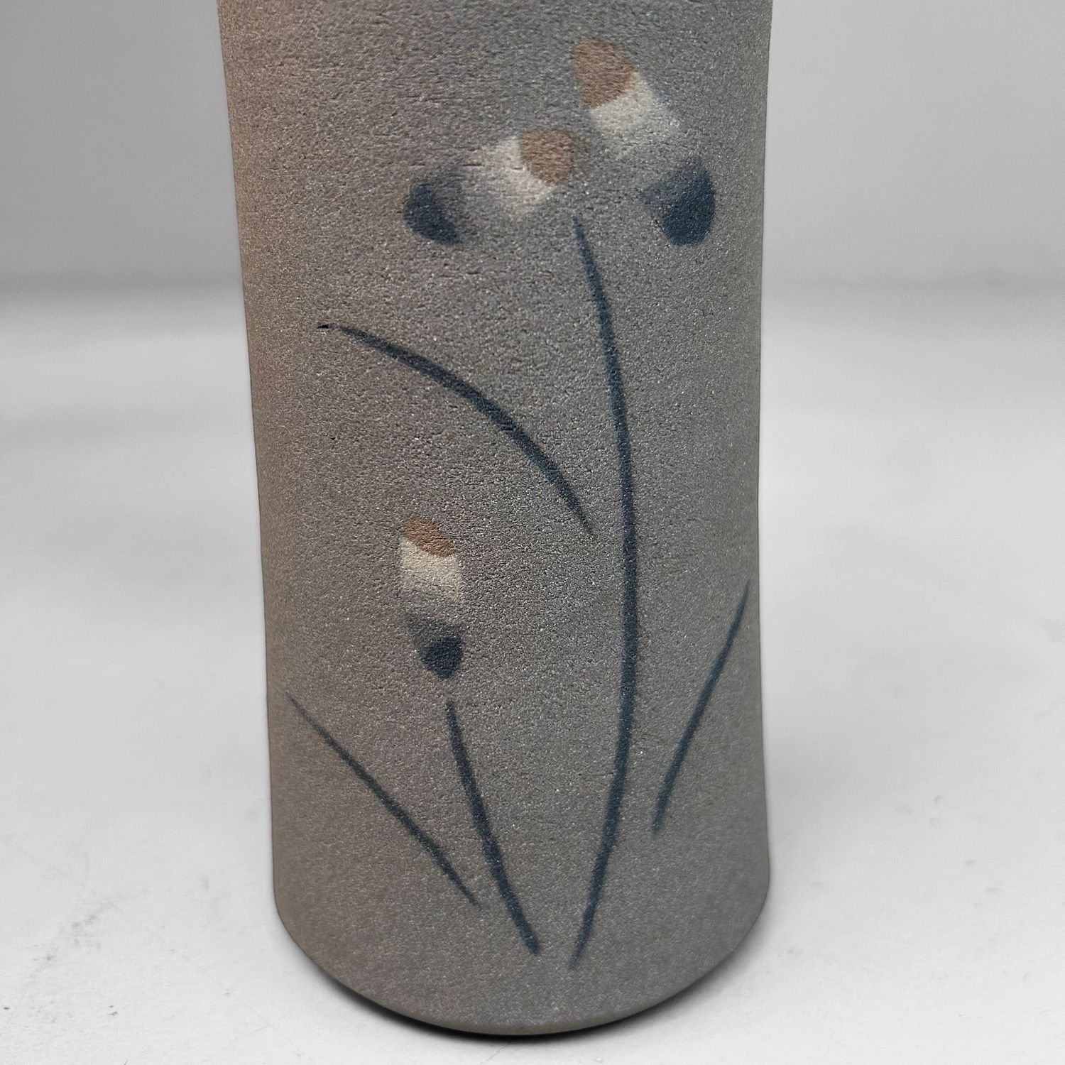 Elegant Handcrafted Flower Vase – Traditional Hasami Yaki Pottery, Japan. Elegant Handcrafted Flower Vase – Traditional Hasami Yaki Pottery, Japan.