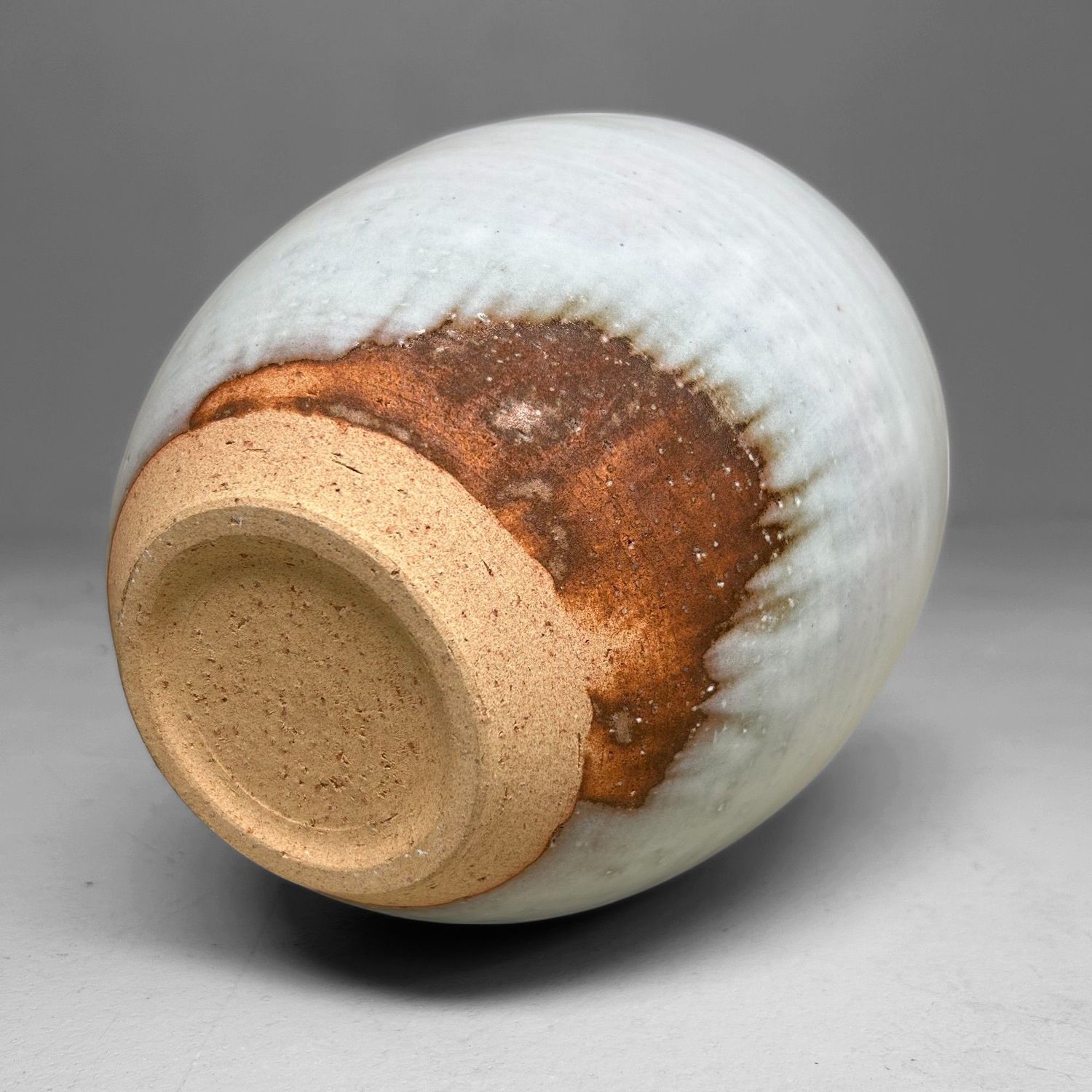 Minimalist Hagi-yaki Ikebana Vase, Tsubaki Kiln, 1970s.