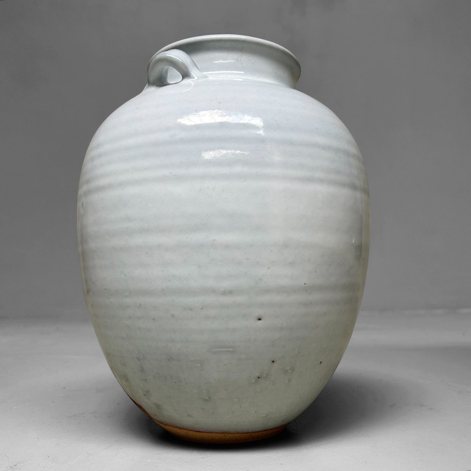Minimalist Hagi-yaki Ikebana Vase, Tsubaki Kiln, 1970s.