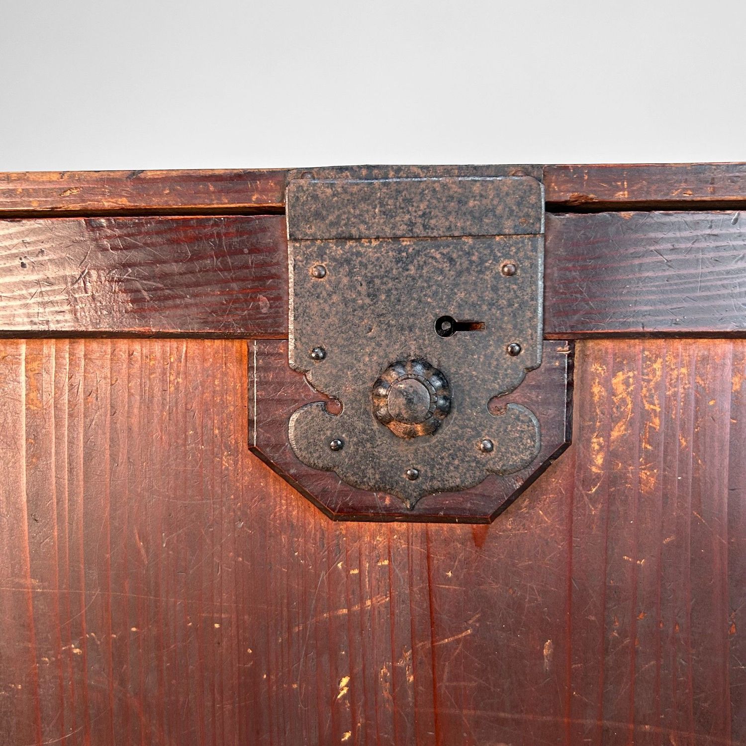 Vintage Japanese Display Cabinet - ca 1900s / Meiji Period.