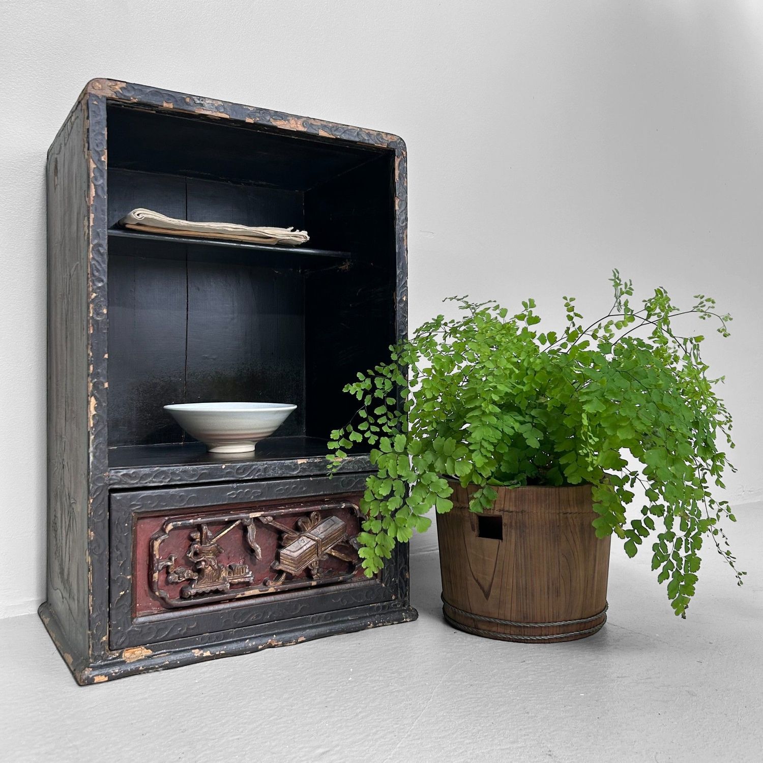 Antiek Japans Displaykastje met Lade - Edo-periode