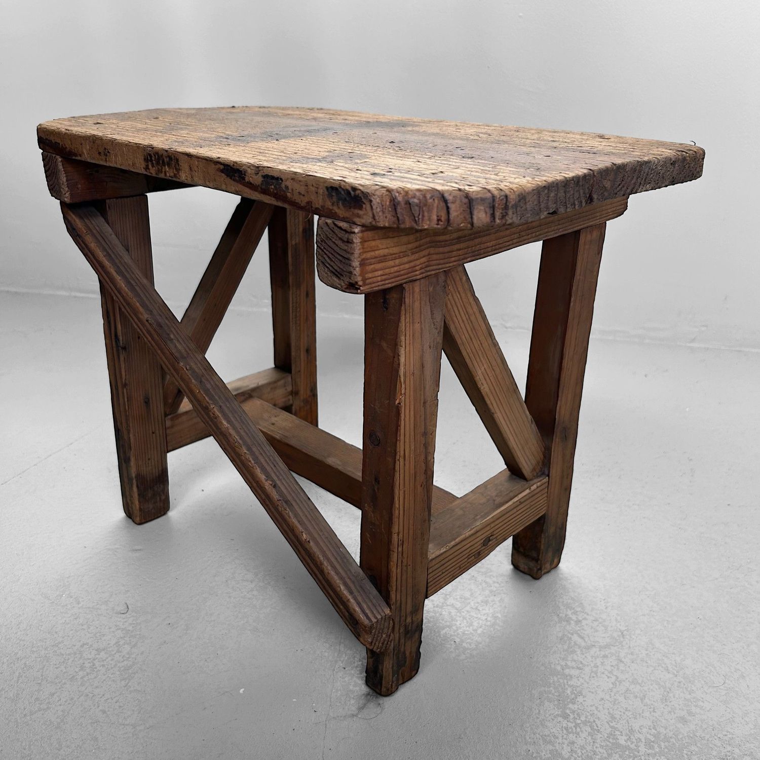 Minimalist Wooden Stool, 1920s, Japanese Mingei Style.