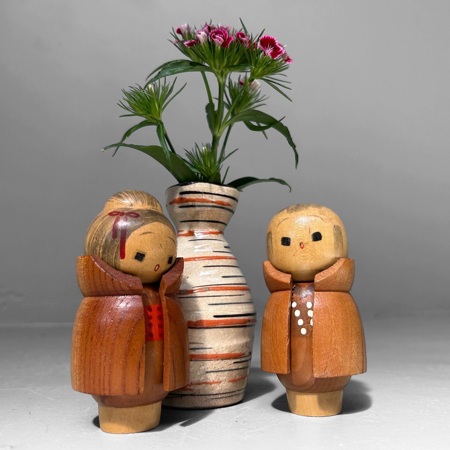 Vintage Kawaii Kokeshi Koppel, Japan, jaren '70 Vintage Kawaii Kokeshi Koppel, Japan, jaren '70