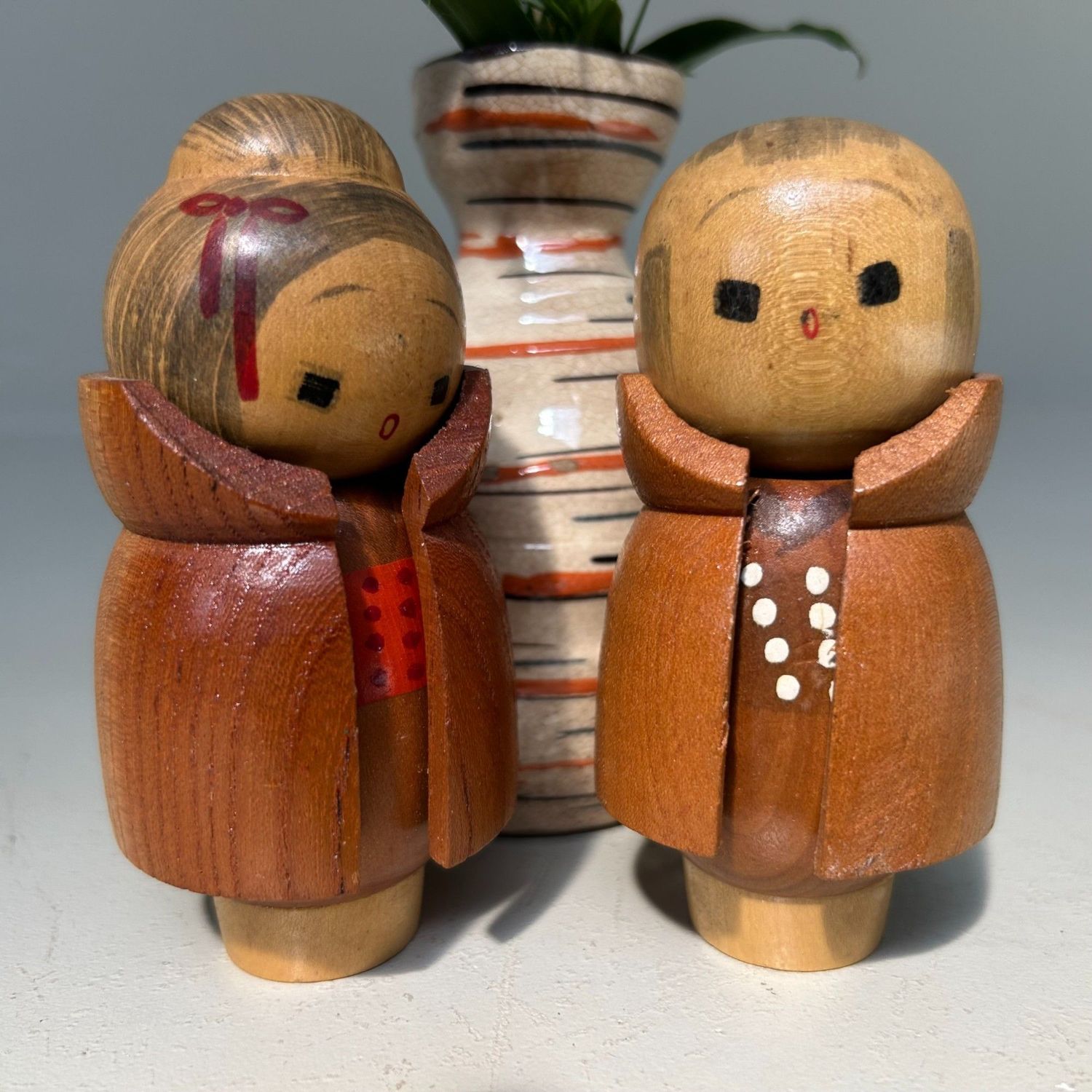 Vintage Kawaii Kokeshi Koppel, Japan, jaren '70 Vintage Kawaii Kokeshi Koppel, Japan, jaren '70