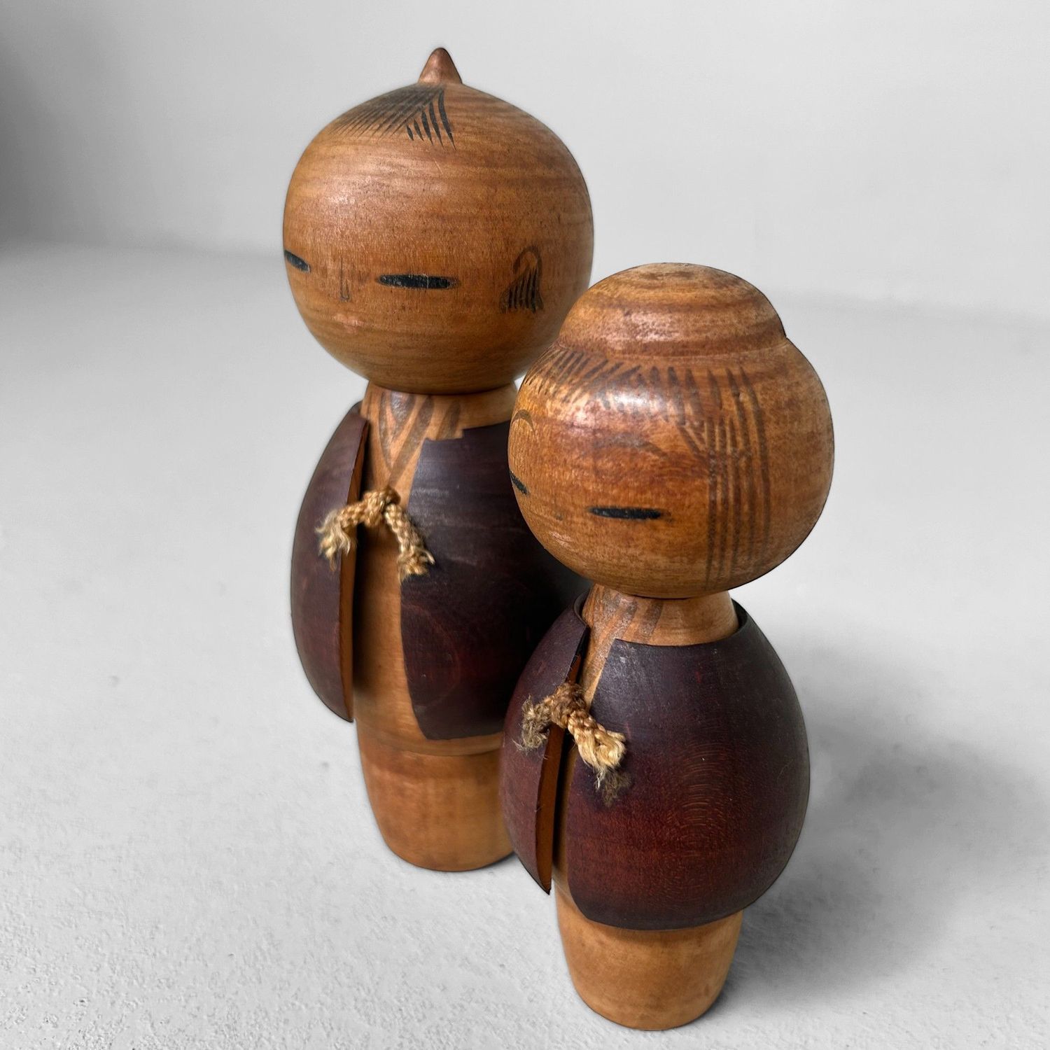 Vintage Sosaku Kokeshi Couple – Miyashita Hajime (ca. 1970s) Vintage Sosaku Kokeshi Couple – Miyashita Hajime (ca. 1970s)