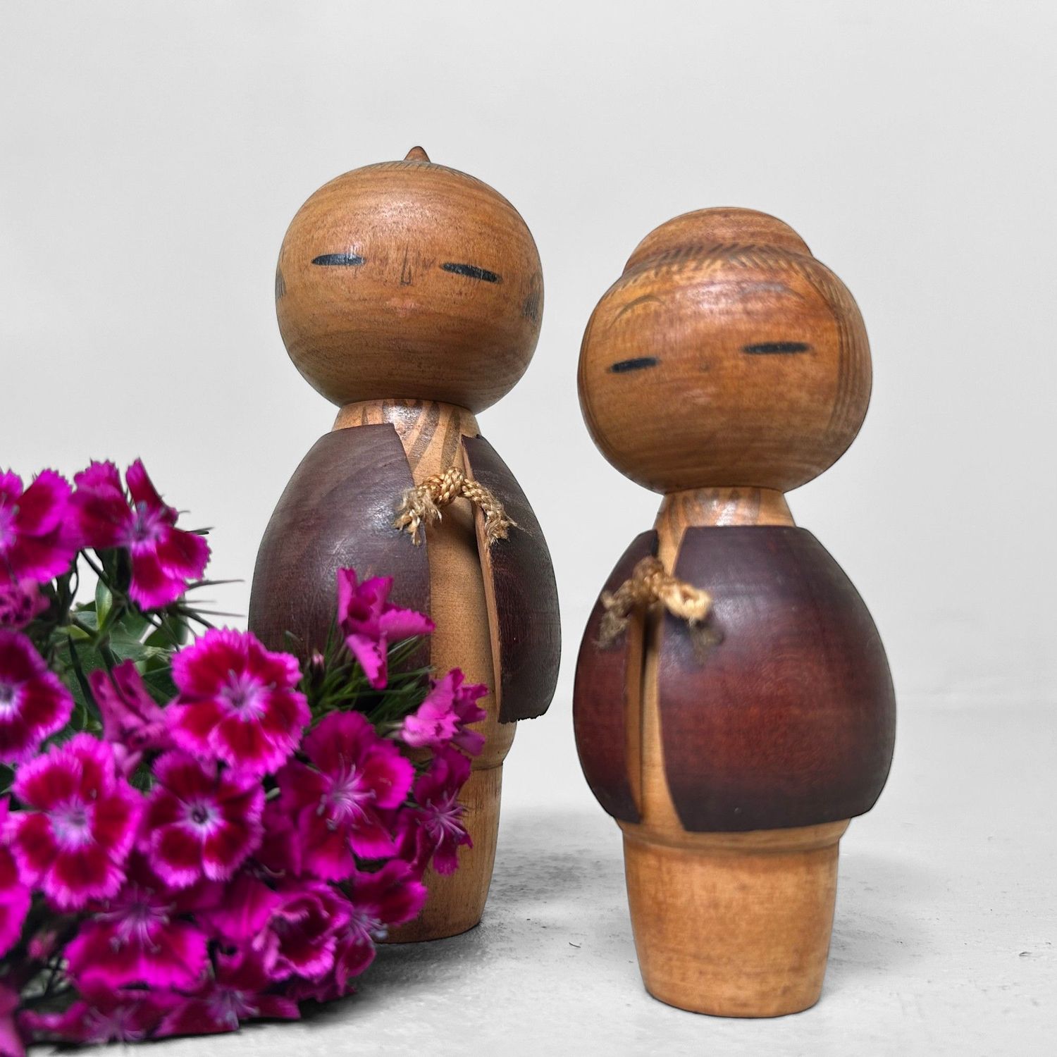 Vintage Sosaku Kokeshi Couple – Miyashita Hajime (ca. 1970s) Vintage Sosaku Kokeshi Couple – Miyashita Hajime (ca. 1970s)