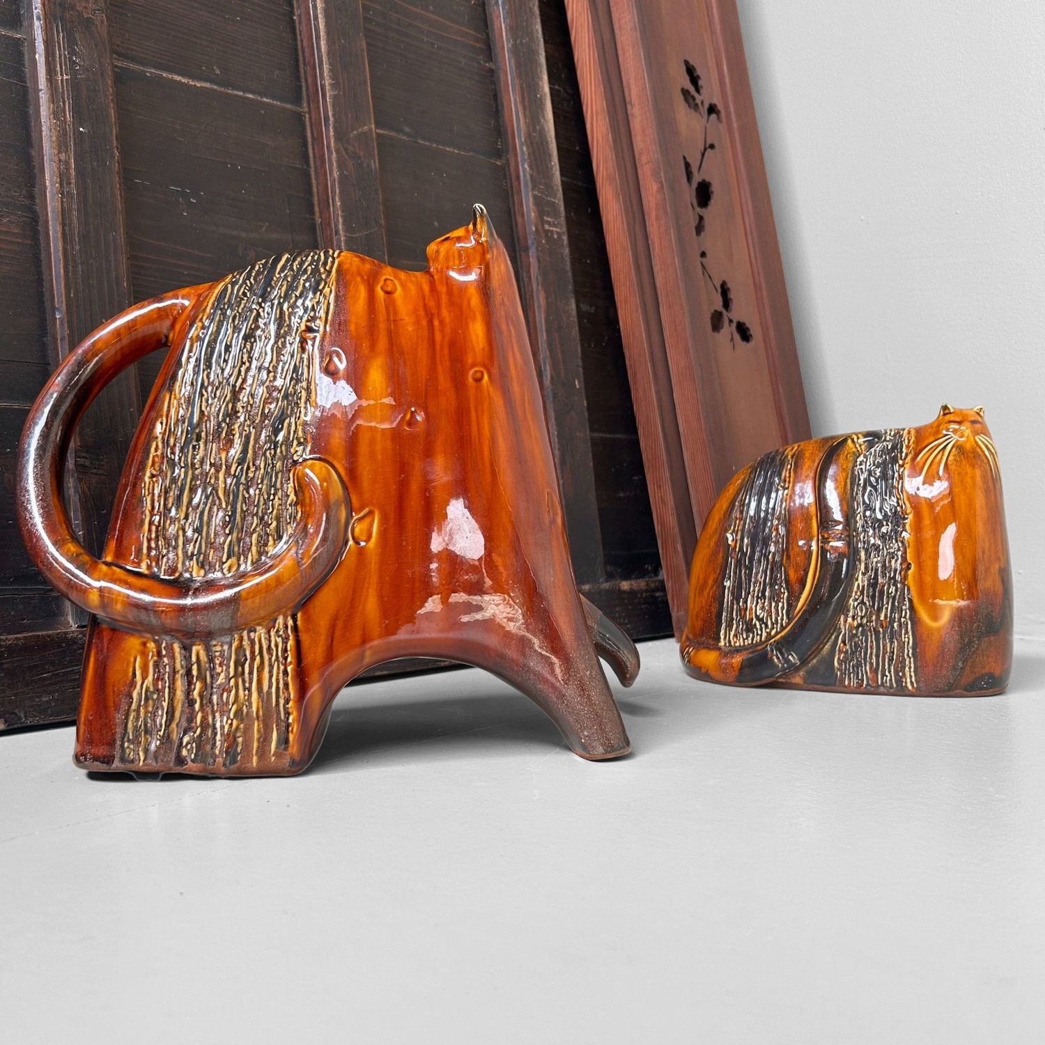 Vintage Ceramic Cat Duo – English, 1970s