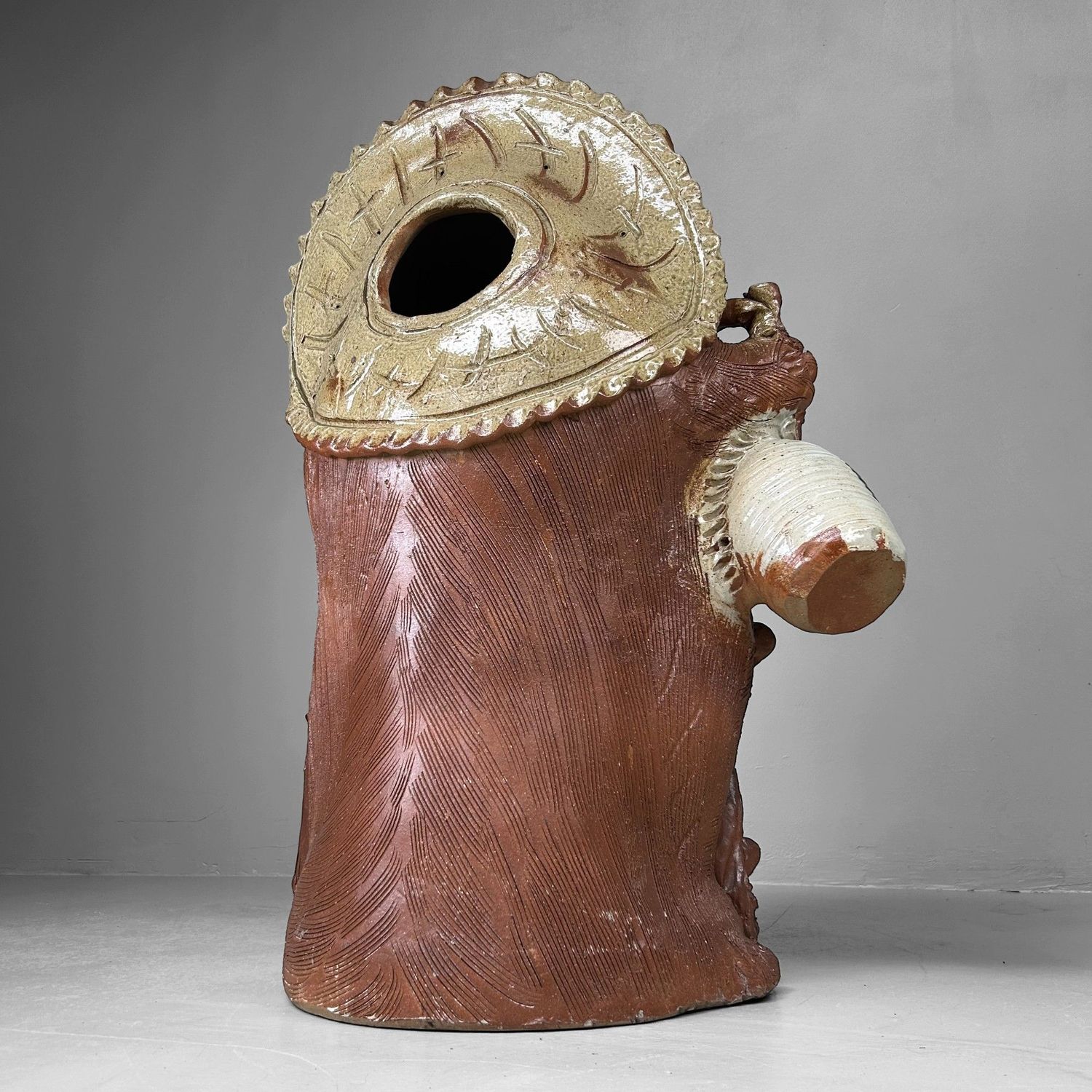 Grote Japanse Tanuki van Shigaraki-keramiek – ca. 1960
