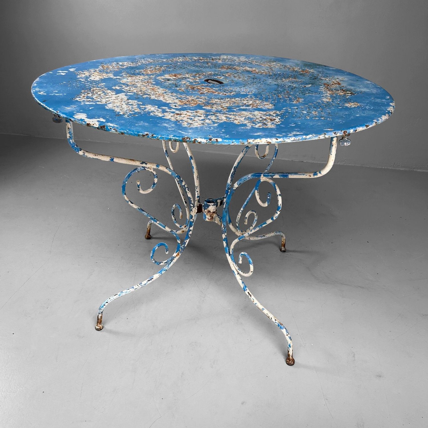 French Vintage Garden Set – 1950s/60s – 8 Chairs + Table + Side Table