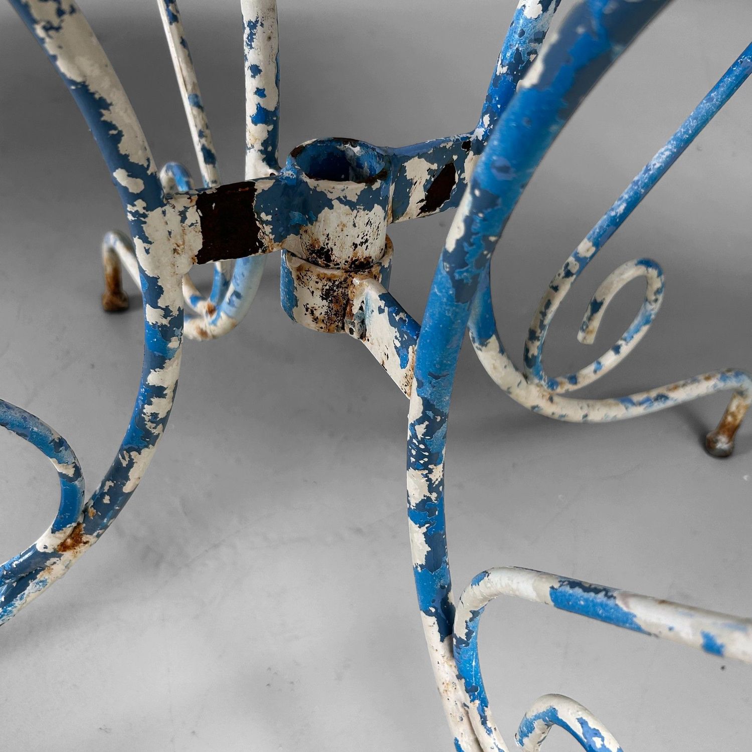 French Vintage Garden Set – 1950s/60s – 8 Chairs + Table + Side Table