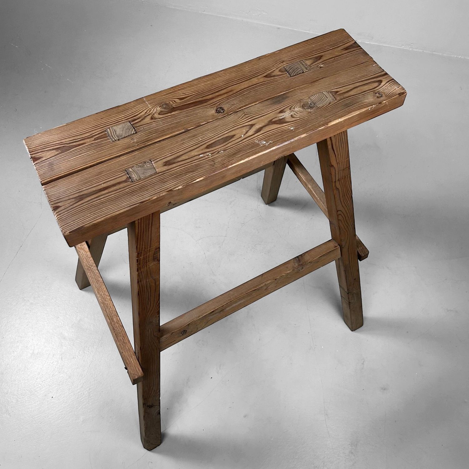 Minimalist Wooden Stool, Display Stand – Taishō Period, Japan