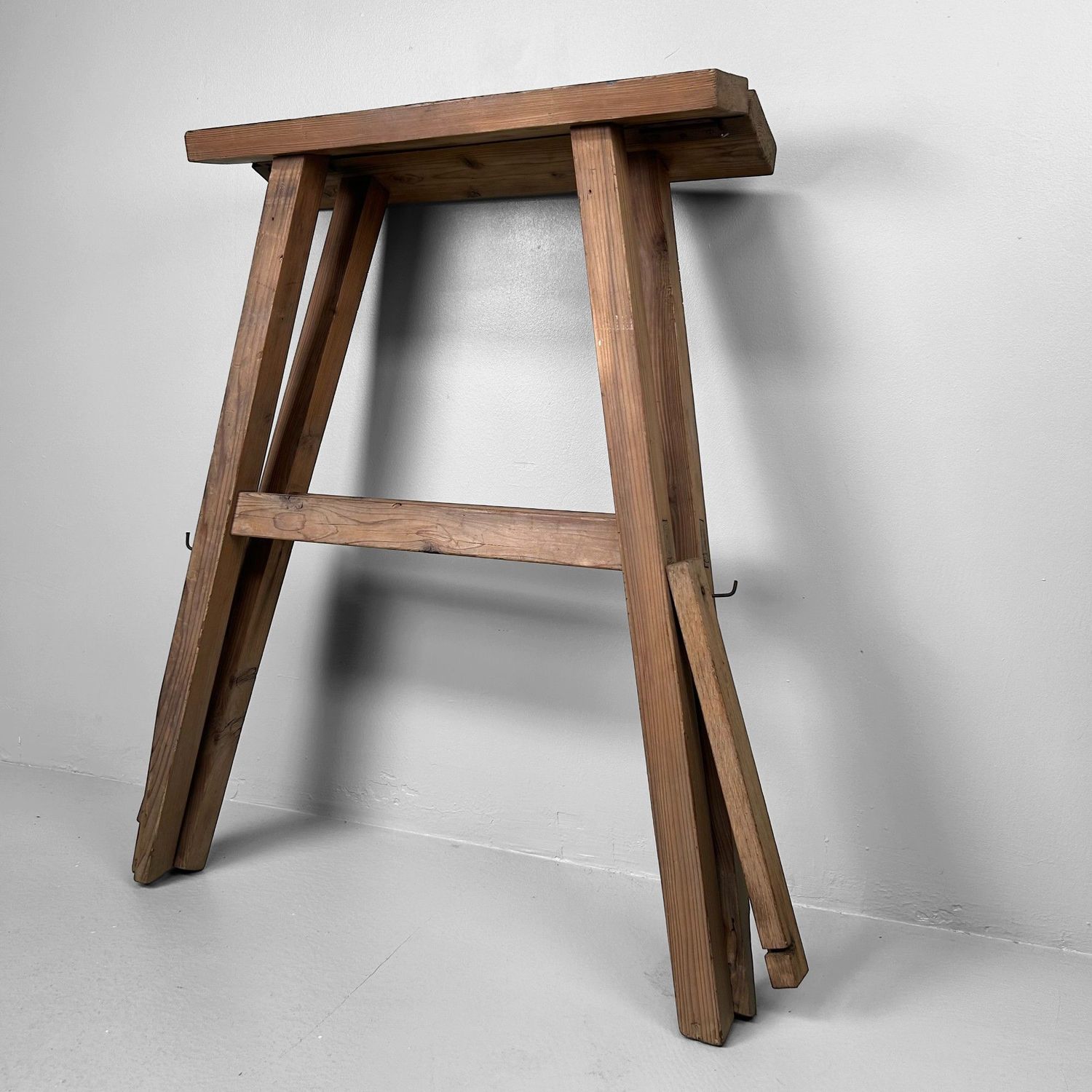 Minimalist Wooden Stool, Display Stand – Taishō Period, Japan