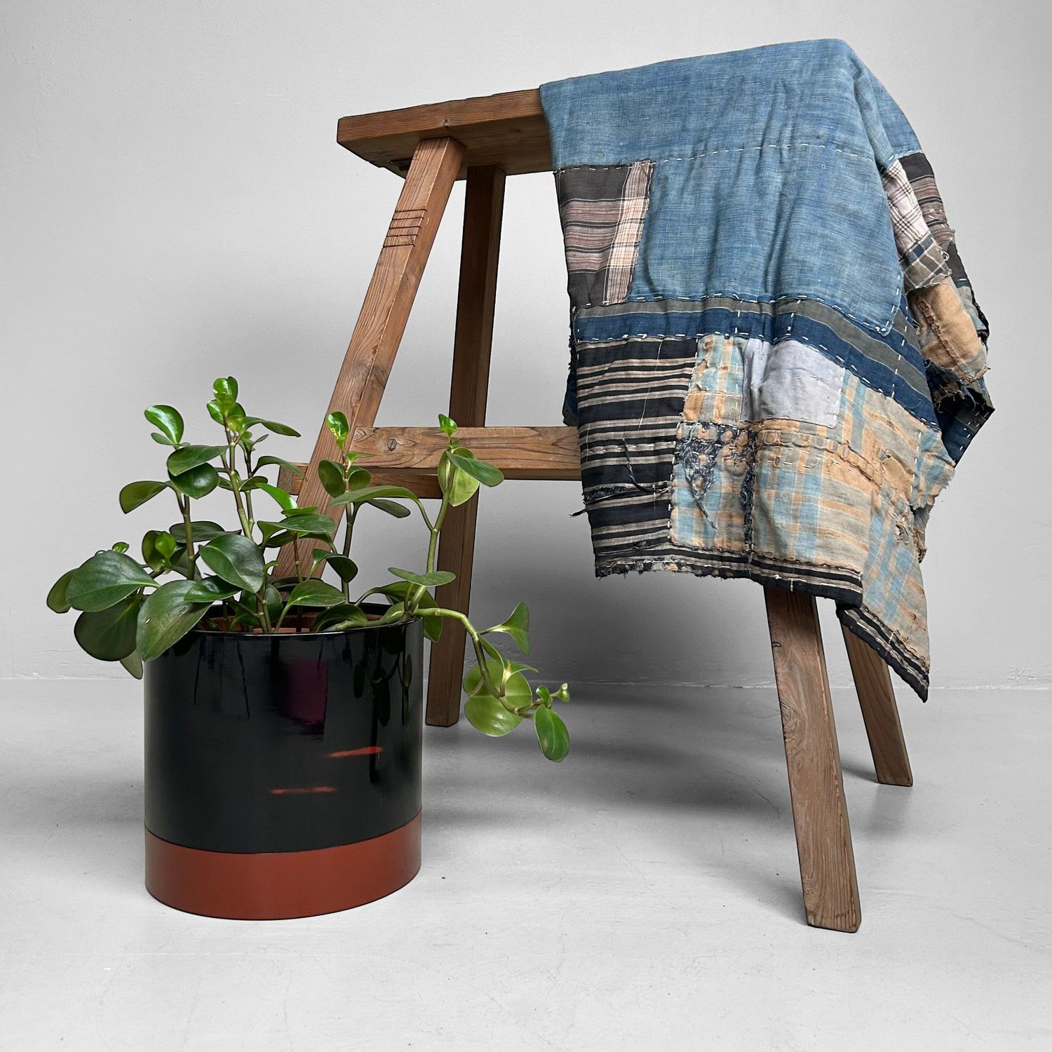 Minimalist Wooden Stool, Display Stand – Taishō Period, Japan