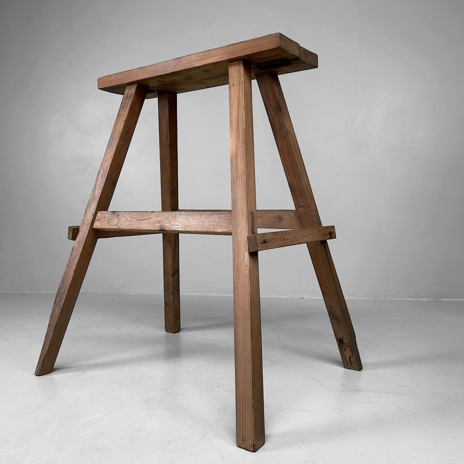 Minimalist Wooden Stool, Display Stand – Taishō Period, Japan