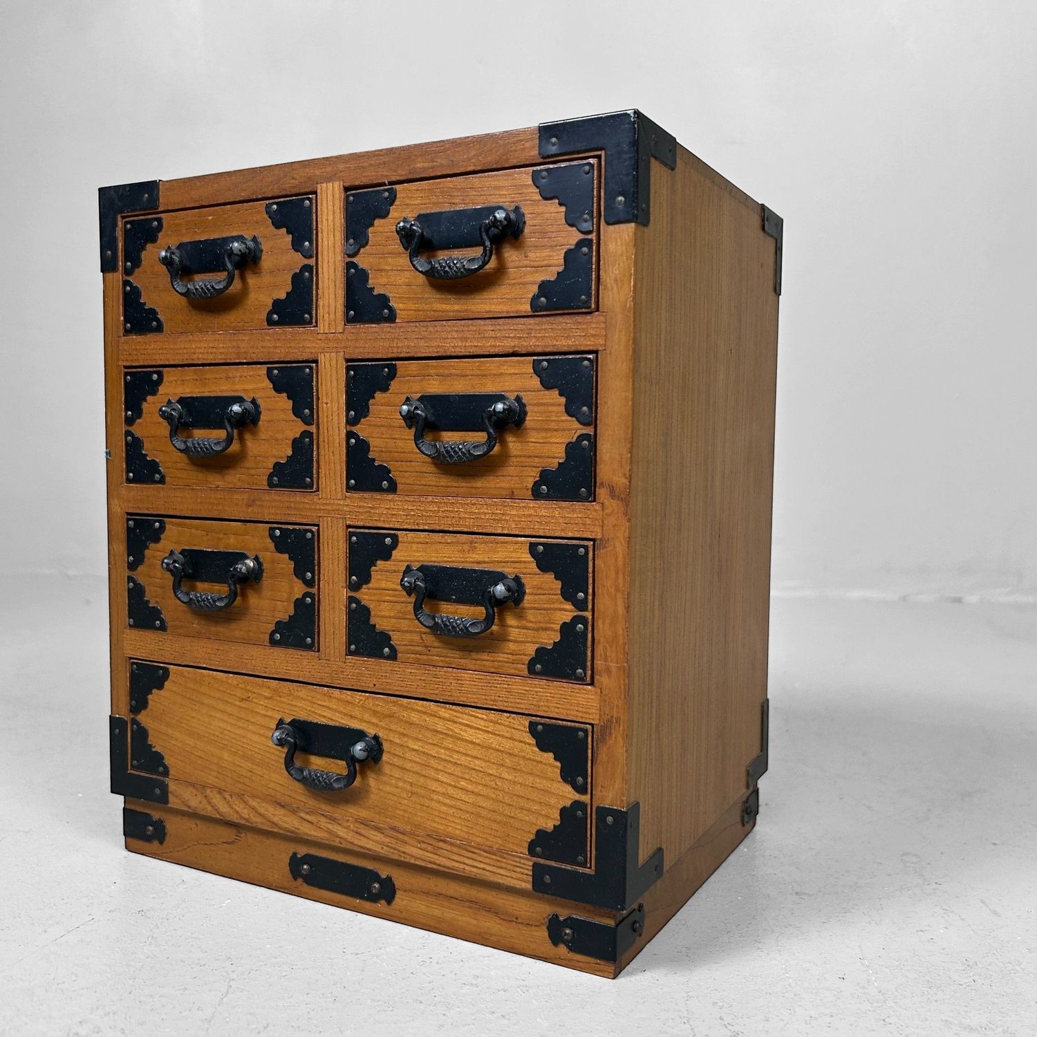 Vintage Japans Juwelenkastje met Zeven Lades – Jaren ’60