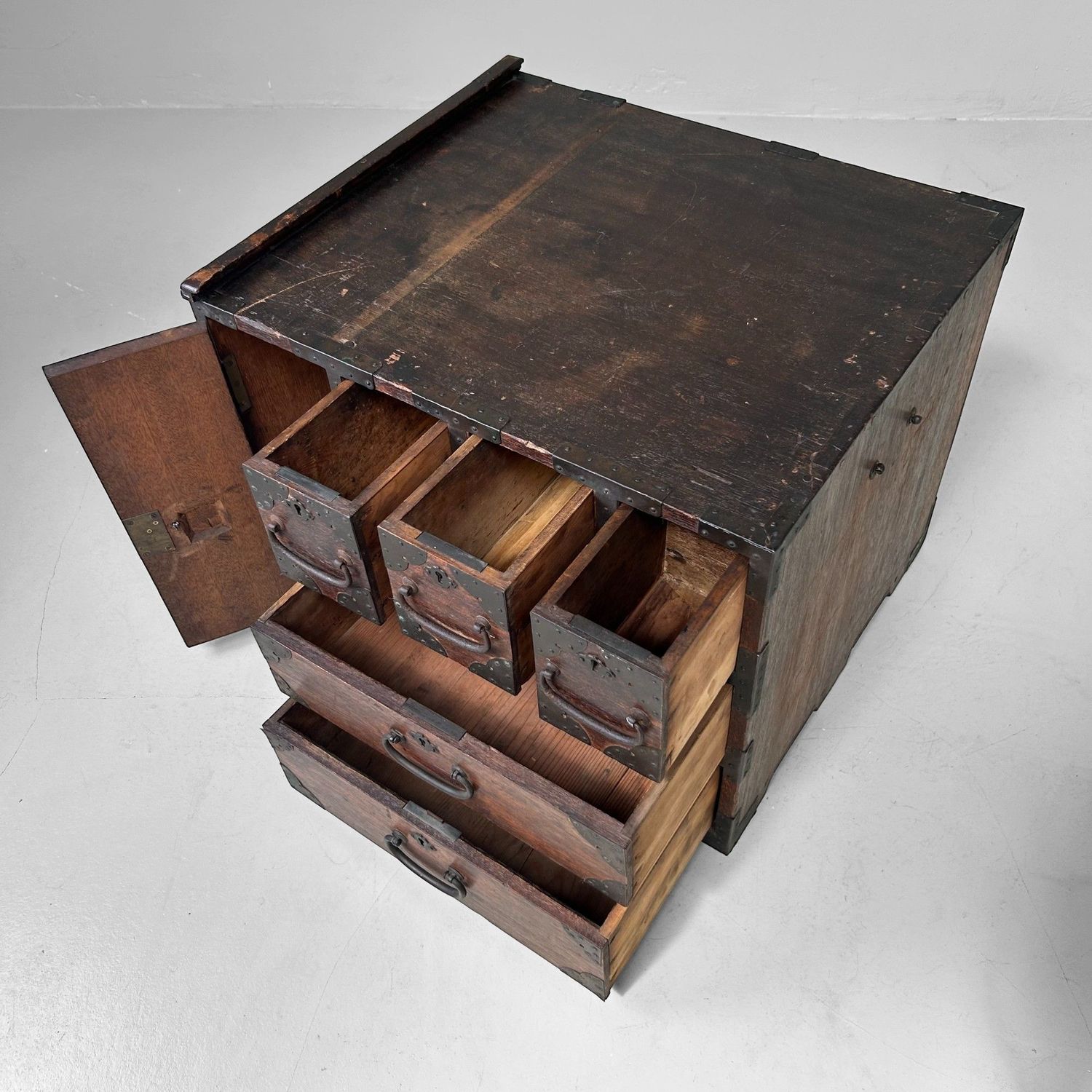 Japans Meiji Ko-Dansu Ladekastje– ca. 1900