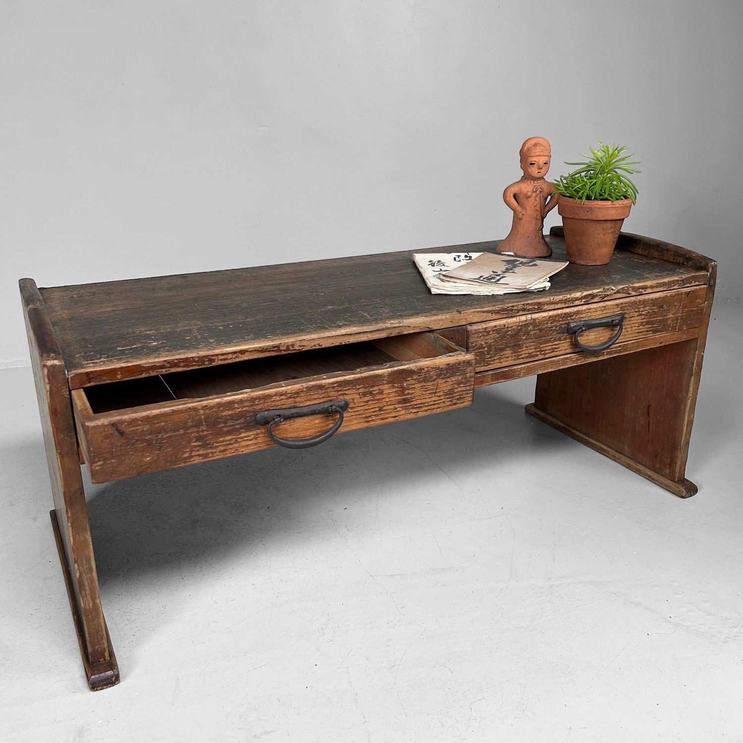 Japanse Minimalistische Schrijftafel, jaren '20, Japan.