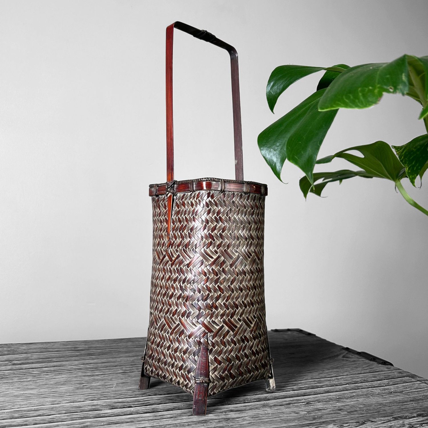 Traditionele Hanakago, Japanse Ikebana Bloemenmand, jaren ’60