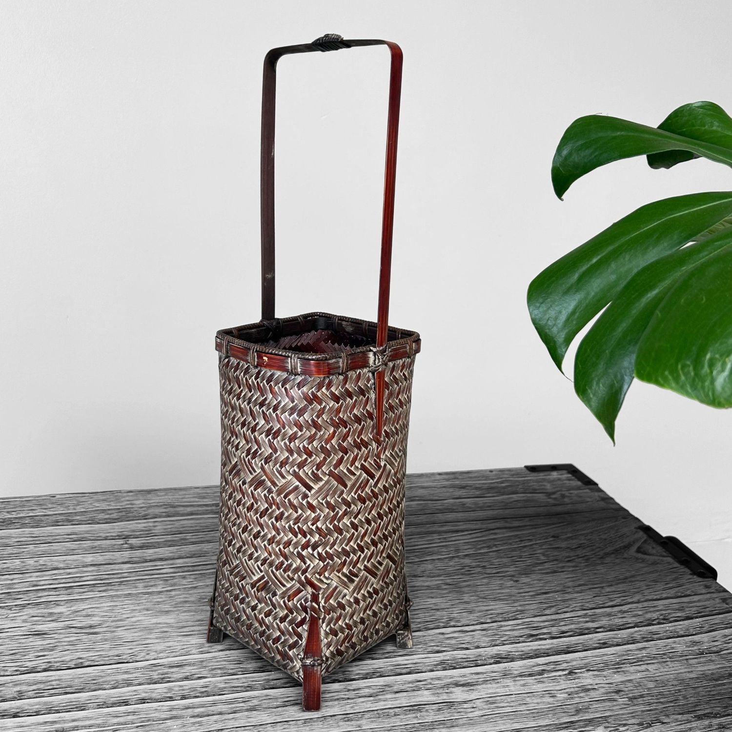 Traditionele Hanakago, Japanse Ikebana Bloemenmand, jaren ’60