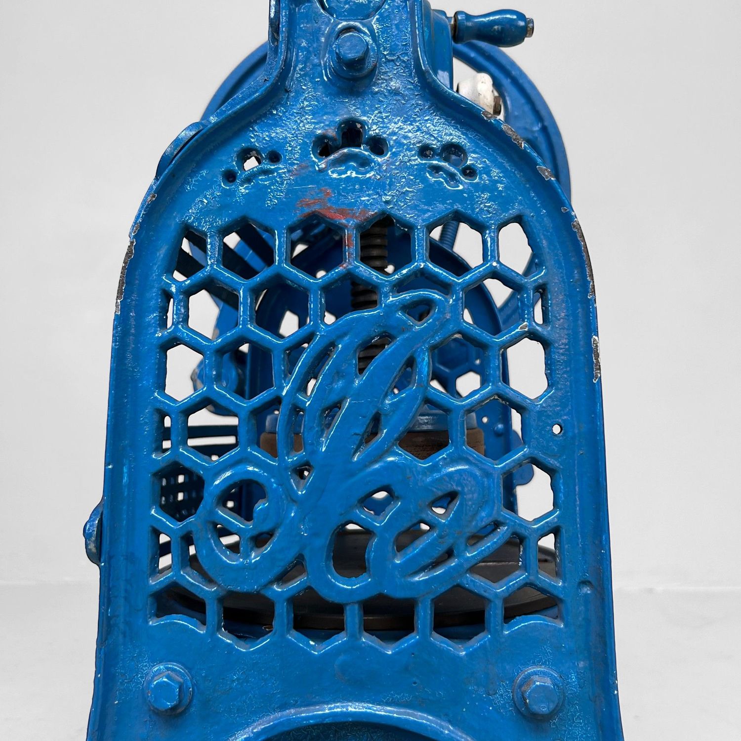 Vintage Decoratieve Kakigōri IJsschraper 'Gold Dog'– Japan, Jaren ’50 Vintage Decoratieve Kakigōri IJsschraper 'Gold Dog'– Japan, Jaren ’50