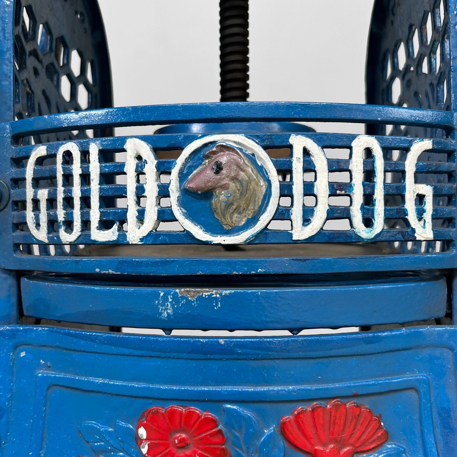 Vintage Decoratieve Kakigōri IJsschraper 'Gold Dog'– Japan, Jaren ’50 Vintage Decoratieve Kakigōri IJsschraper 'Gold Dog'– Japan, Jaren ’50
