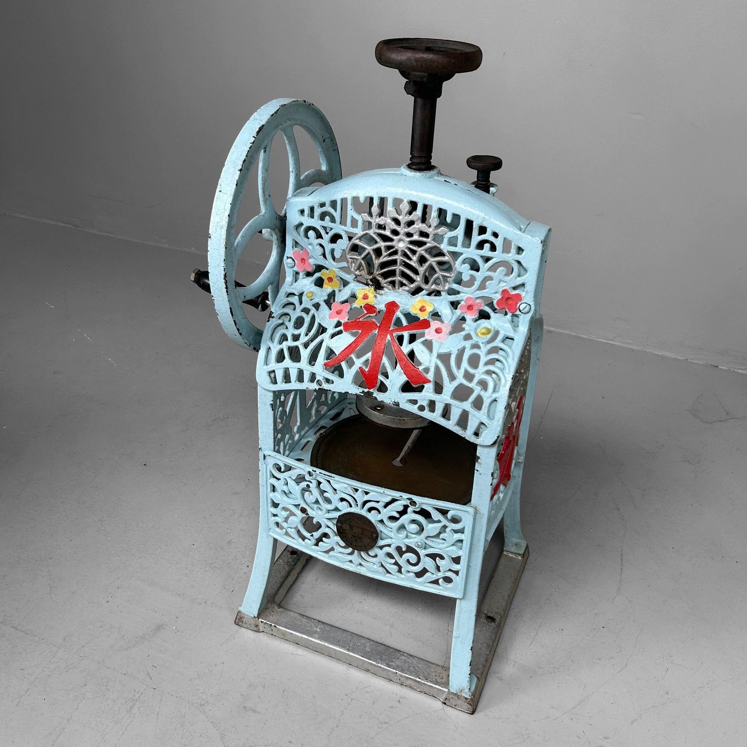 Vintage Decorative Kakigōri Ice Shaver – Japan, 1950s