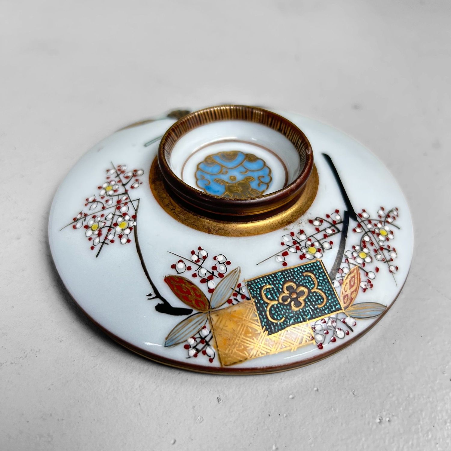 Vintage Kutani Porcelain Bowls with Lids – Hand-Painted, ca. 1930–1950 Vintage Kutani Porcelain Bowls with Lids – Hand-Painted, ca. 1930–1950