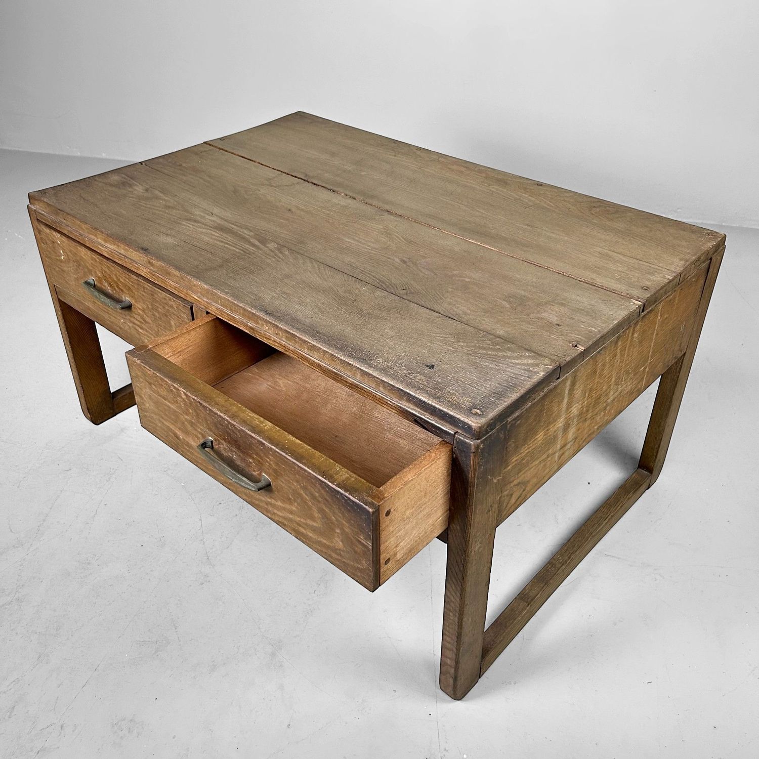 Elegante Japanse schrijftafel uit de jaren 1920