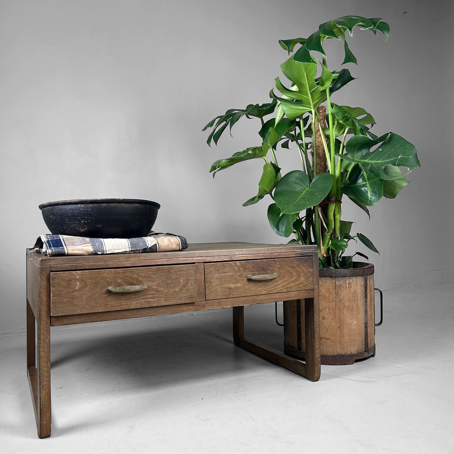 Elegante Japanse schrijftafel uit de jaren 1920